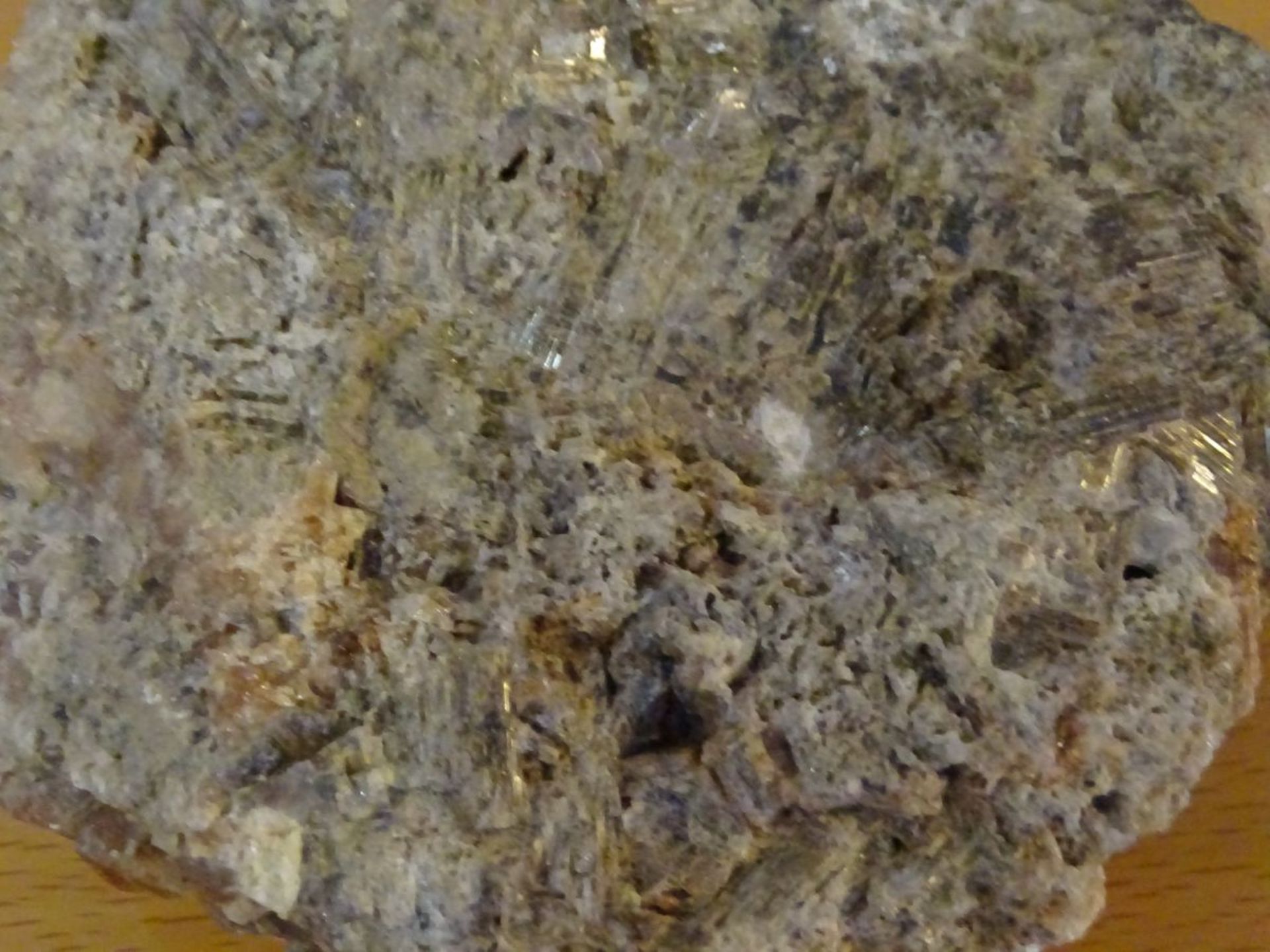 gr. Stein, Quartz-Mineral?, ca. 12x14 cm - Image 3 of 5