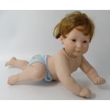 unleserl. sign. Baby-Liegepuppe, L-42 cm