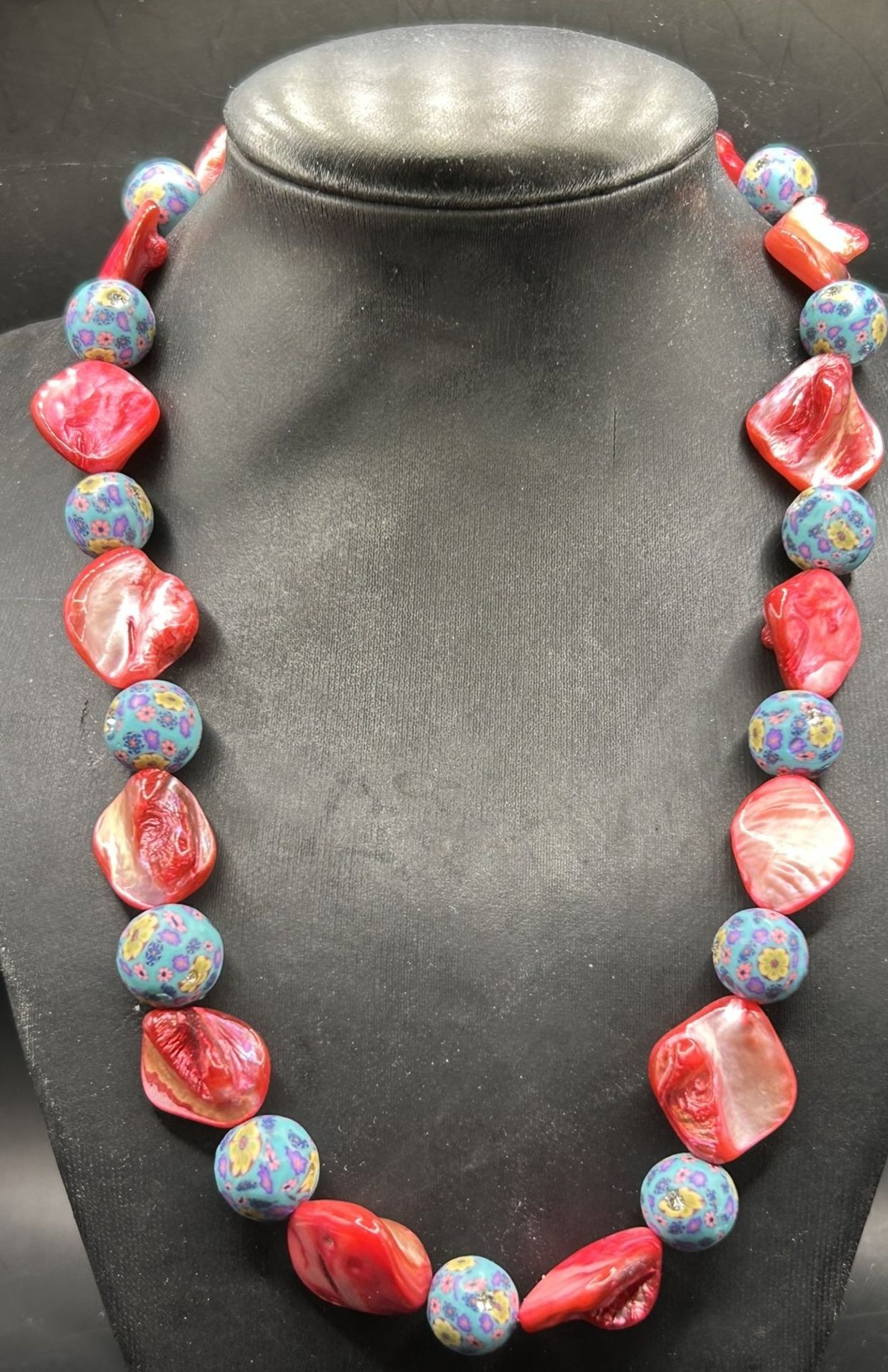 Halskette, rote Steine und Glaskugeln (Gablonz?), L-46 cm