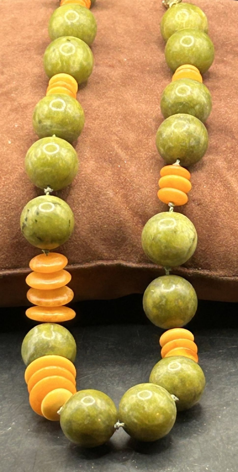 natürliche grüne und gelbe Jade-Kette, L-46 cm, 111 gr., L-ca. 46 cm