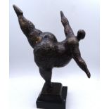 Bronze  "Turnerin" auf Steinsockel, H-26 cm