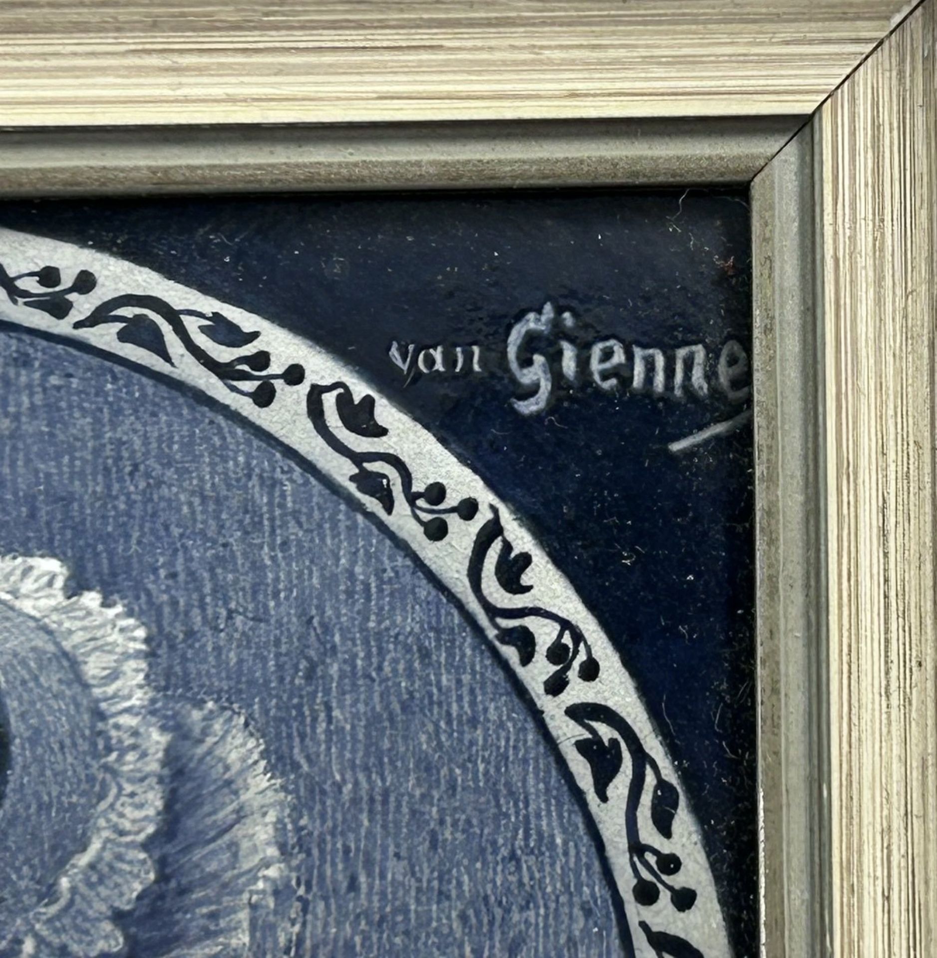 van Gienne signierte 2 Portrait-Fliesen, Blaumalerei, gerahmt, je ca. 14x14 cm - Bild 4 aus 5
