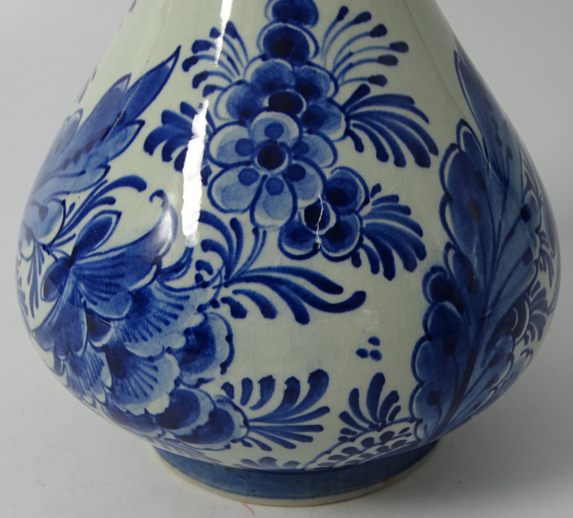 3 Teile Delft mit Blaumalerei Delft Vase mit Blaumalerei, H.-21 cm, Krug , Stand mit Abplatzer, H-1 - Bild 4 aus 12