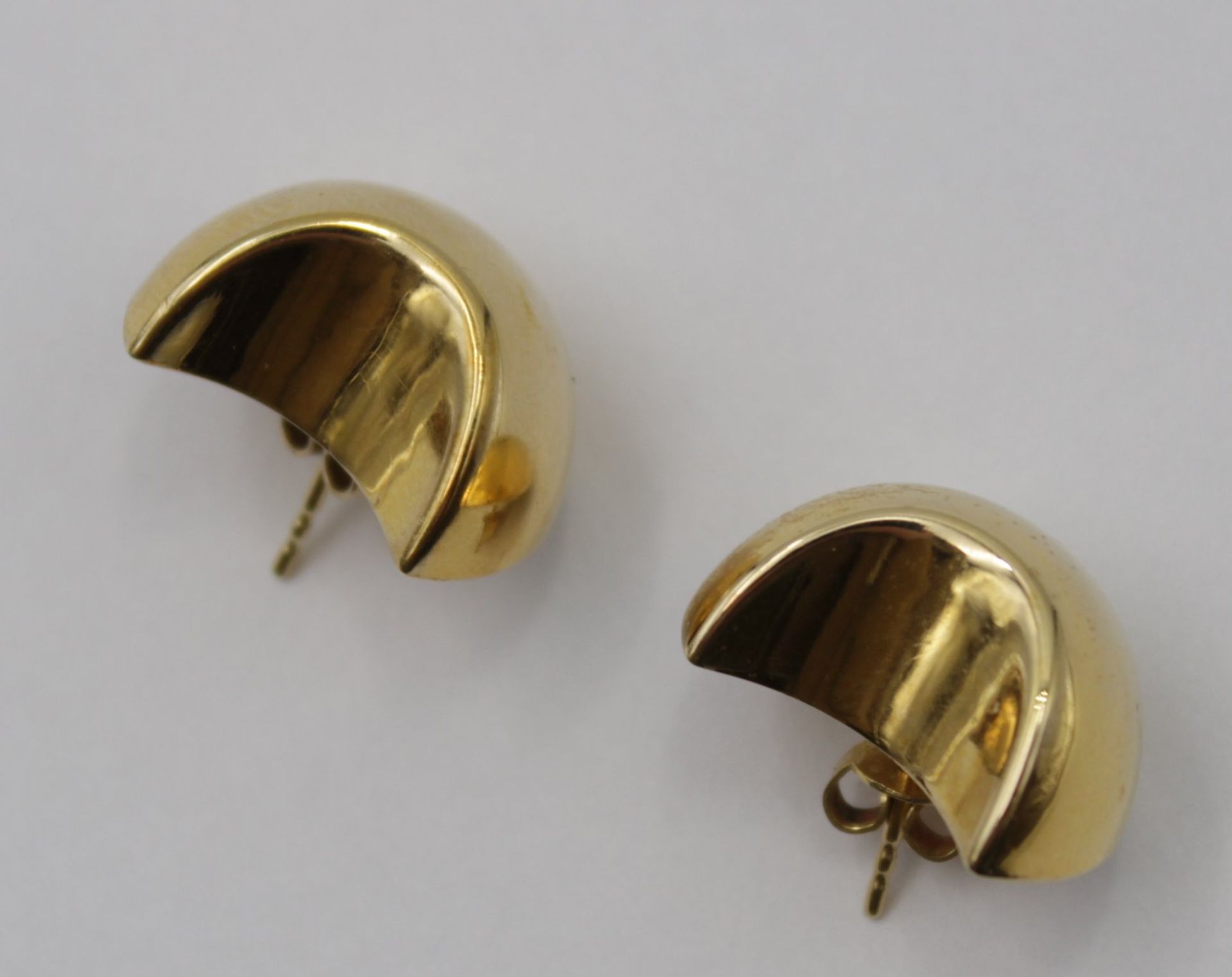 Paar Ohrstecker, Halbmond, Gold um 14ct (gepr.), zus. 5,8gr., Verschlüsse 1x 333 u. 1x 585, ca. L-2