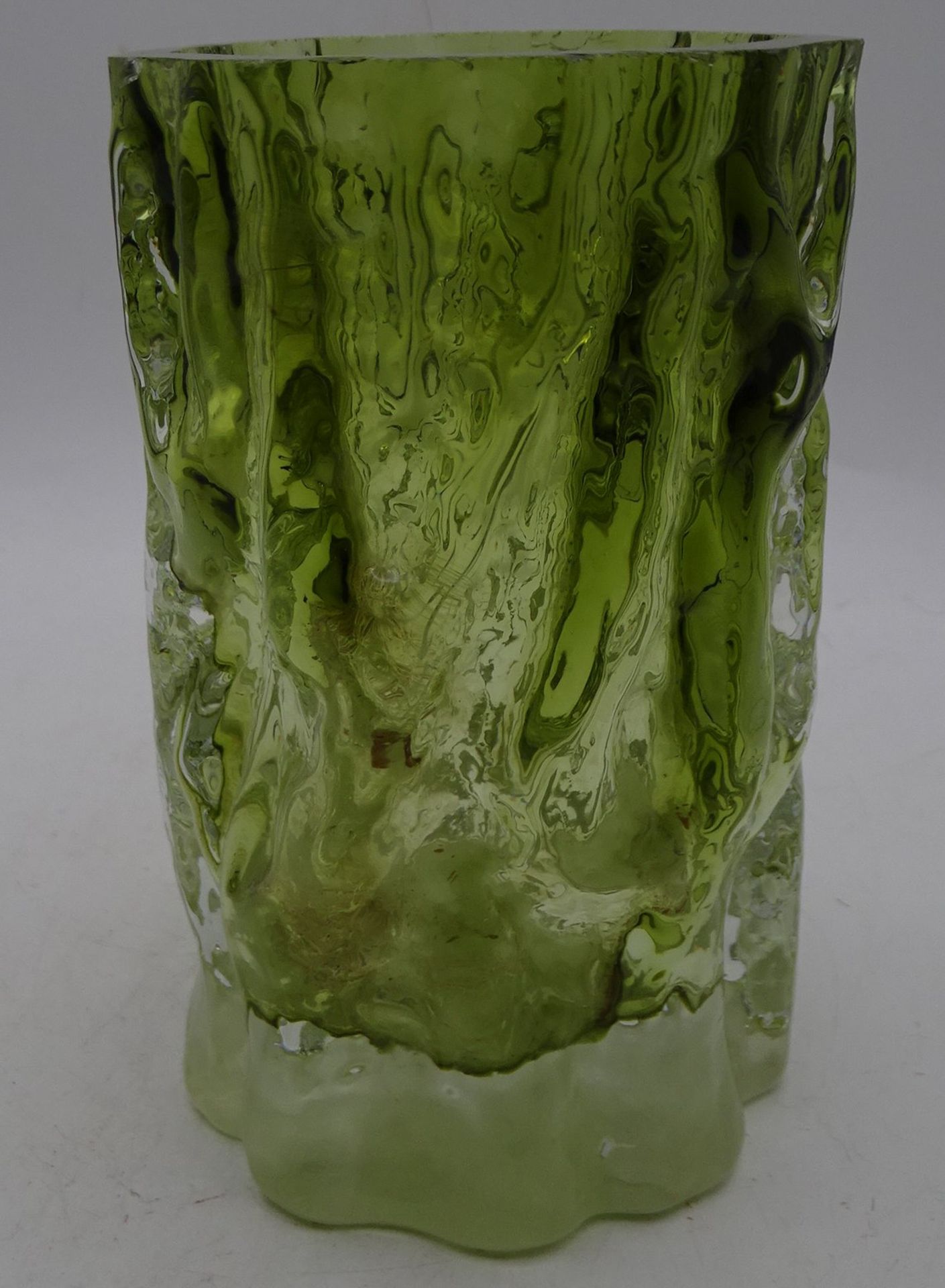 grün/klare dicke Kunstglasvase, H-13 cm, D-8 cm, Rand kl. Abplatzer