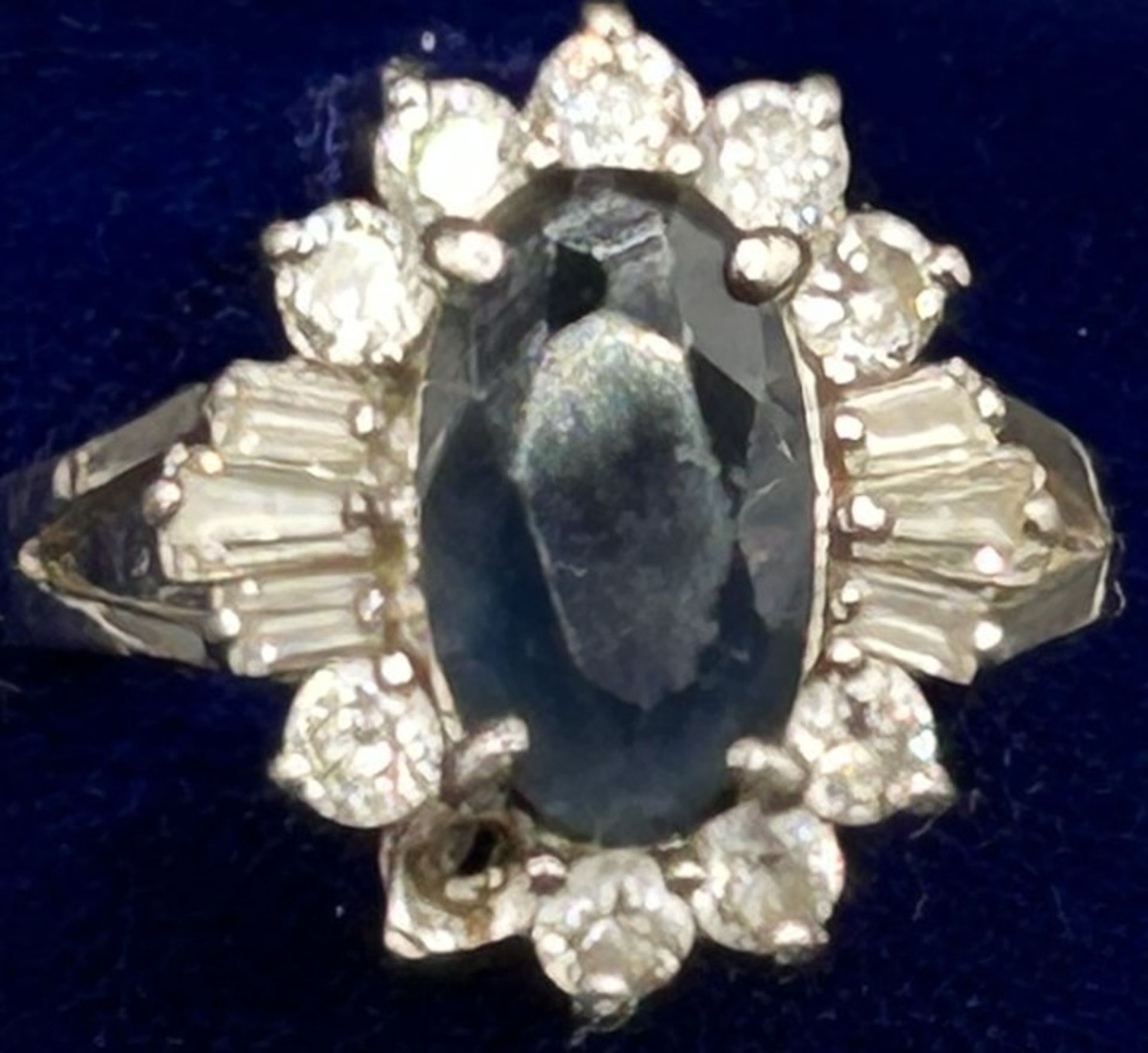 Silberring-925- mit blauen Centerstein, umringt von klaren Steinen (einer fehlt), RG 58, 5,1 gr - Bild 2 aus 5