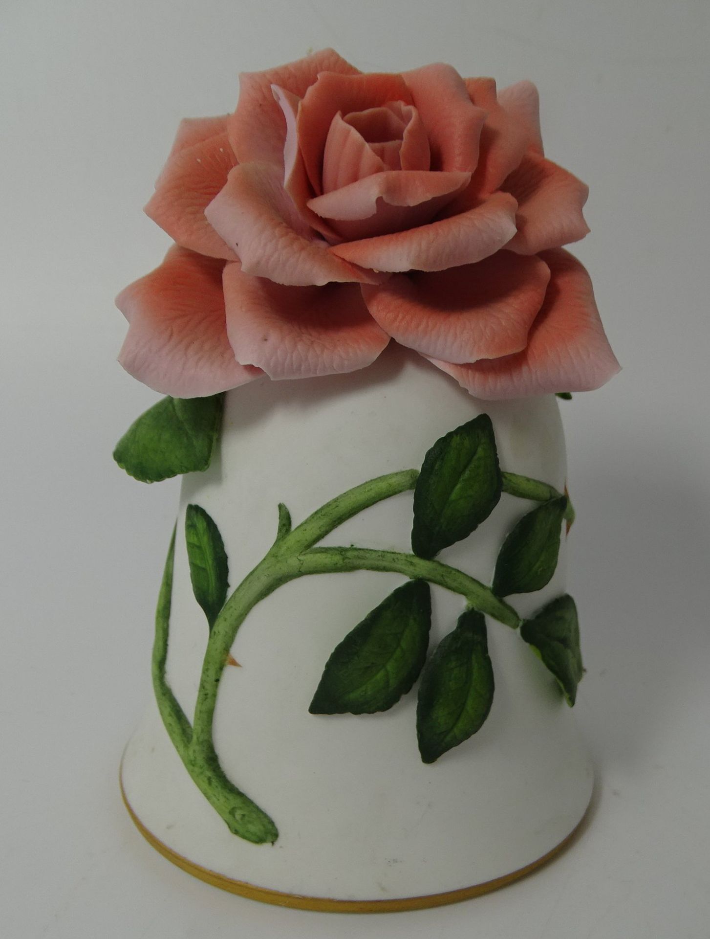 Tischglocke mit Rosenblüte, Franklin Mint 1983, ein Blatt minim. bestossen, H-12 cm