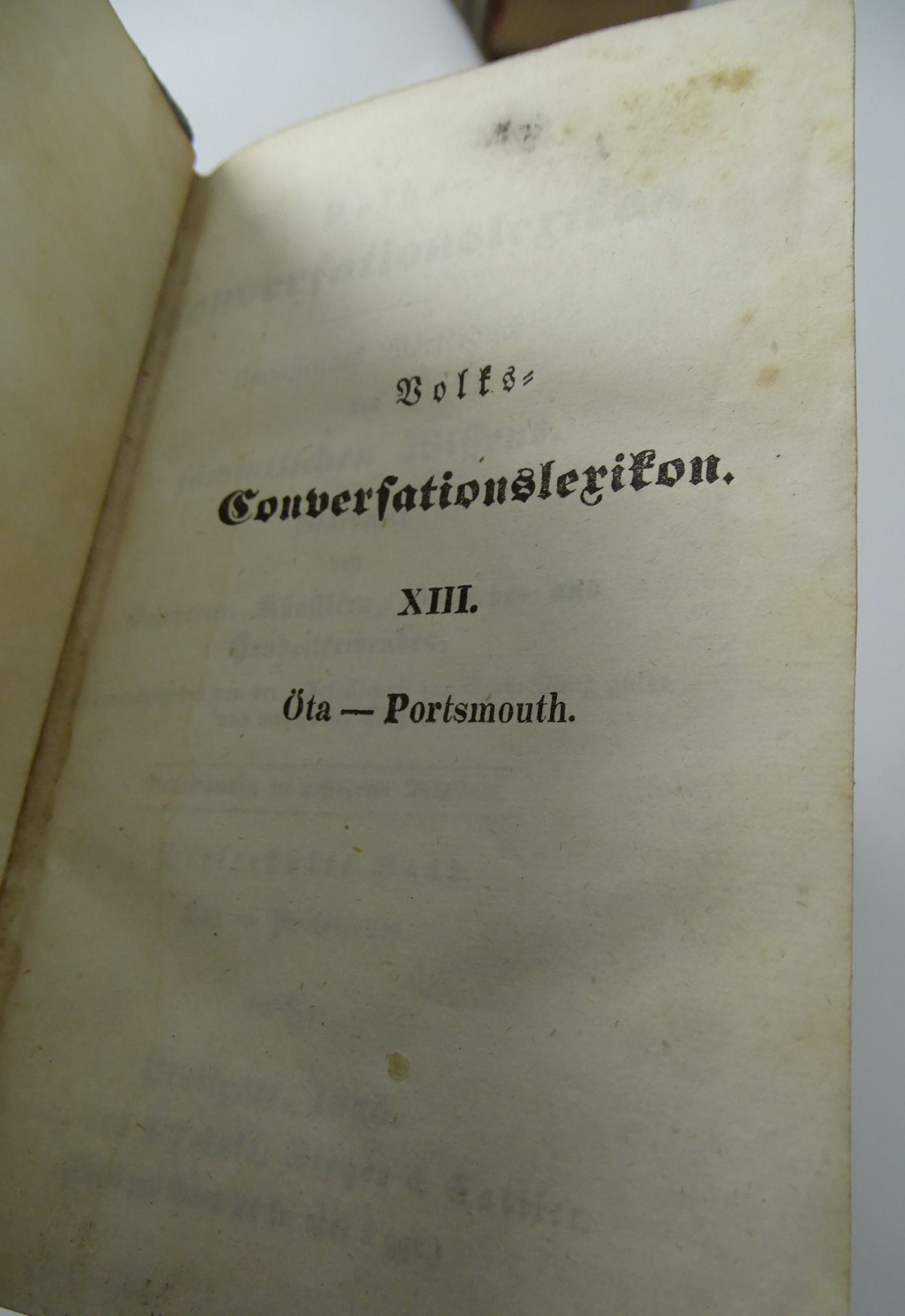 5 Bände Conservations-Lexicon,  1844, Lederrücken tw. beschädigt, 13,5x9 cm - Bild 8 aus 9