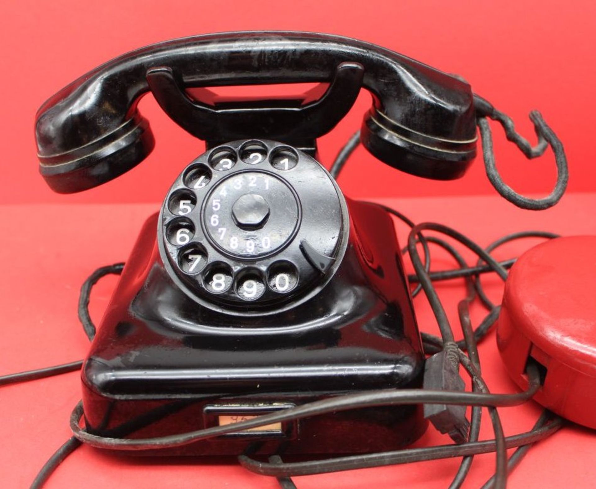 altes Telefon mit Wählscheibe, funktionstüchtig mit langen Kabel, W48, 1963, gut erhalten - Bild 2 aus 3