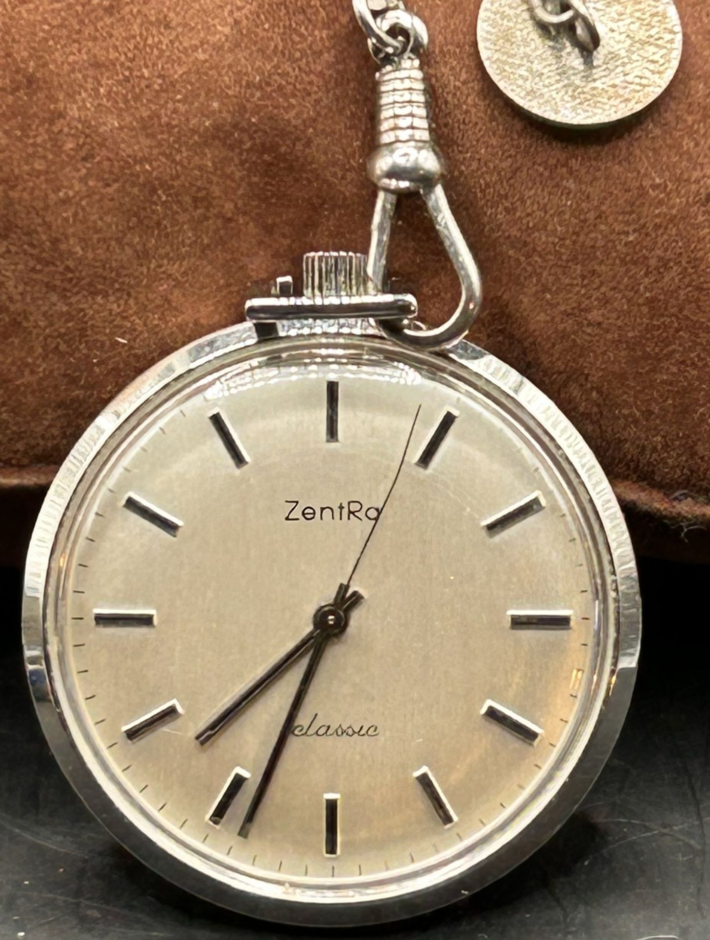 mechan. Frackuhr "Zentra" classic mit Silber-835- Uhrenkette, gut erhalten, Werk läuft
