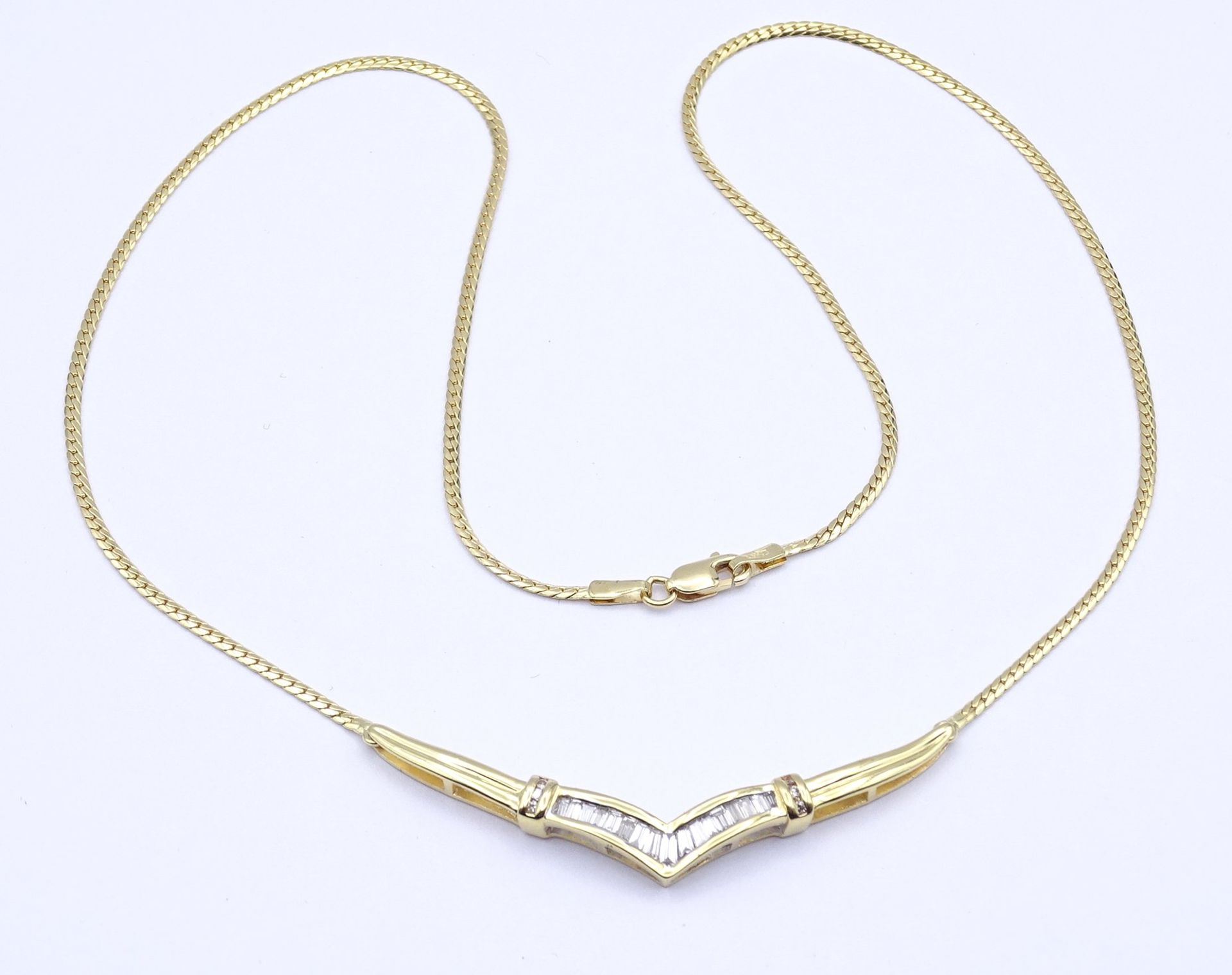 750er GG Collier mit Baguette Diamanten, L. 44,5cm, 8,5g.