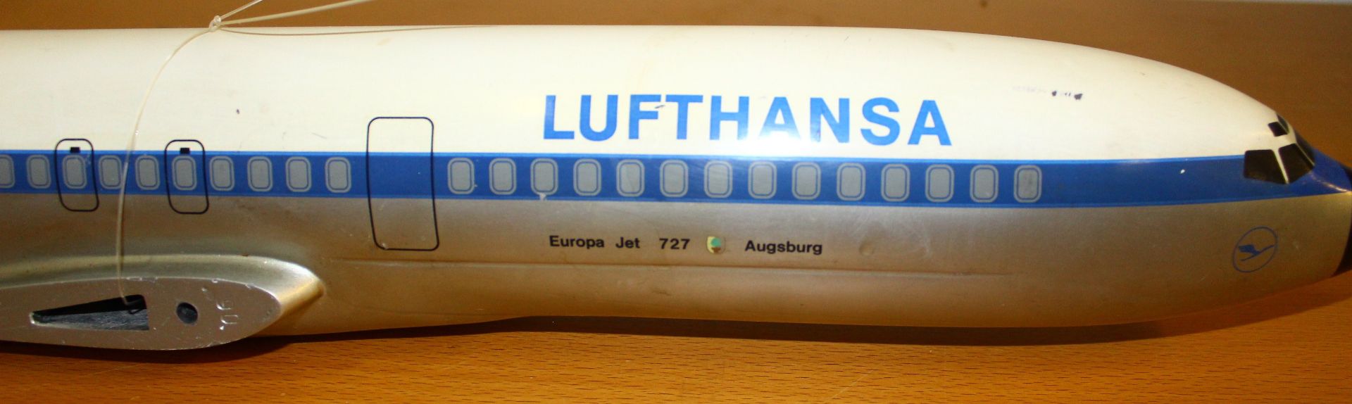 grosses Flugzeug-Rumpf Modell einer Lufthansa Boening 727-Augsburg, Metall, Flügel fehlen, L-90 cm, - Image 2 of 7