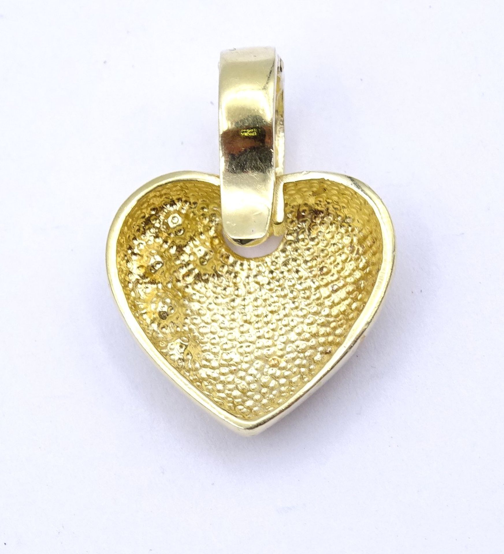 Herzförmiger Anhänger mit klaren Steinen, Silber 925 - vergoldet, 6,5g., 2,7x2,0cm, etwas berieben - Image 3 of 3