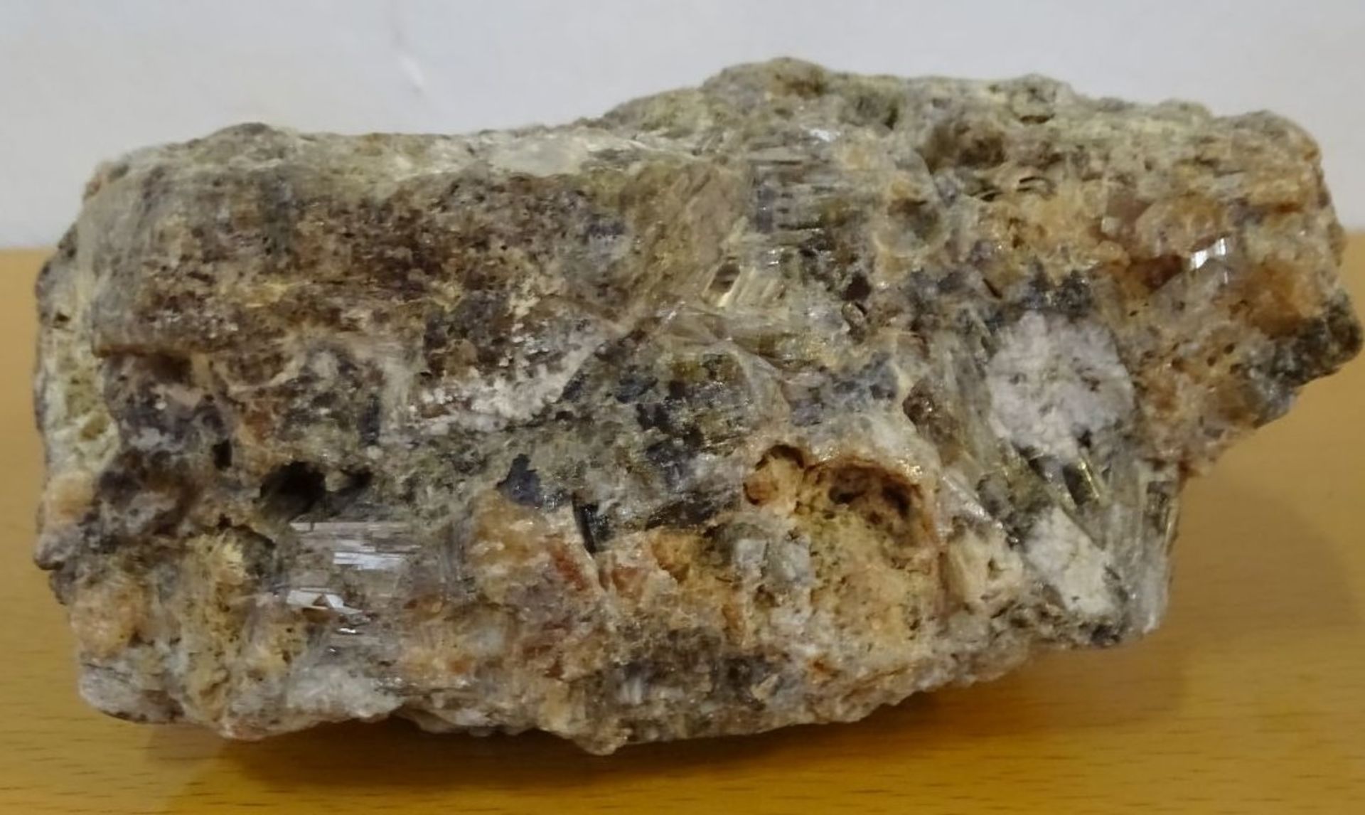 gr. Stein, Quartz-Mineral?, ca. 12x14 cm - Image 4 of 5
