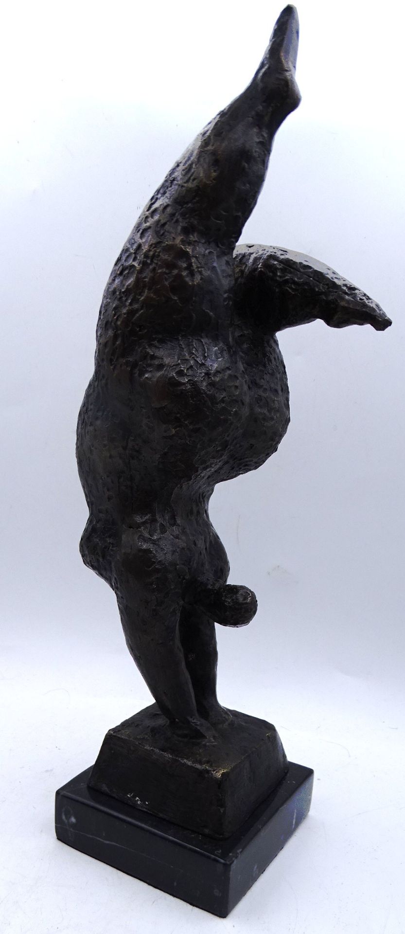 Bronze  "Turnerin Handstand" auf Steinsockel, H-31cm - Bild 3 aus 7