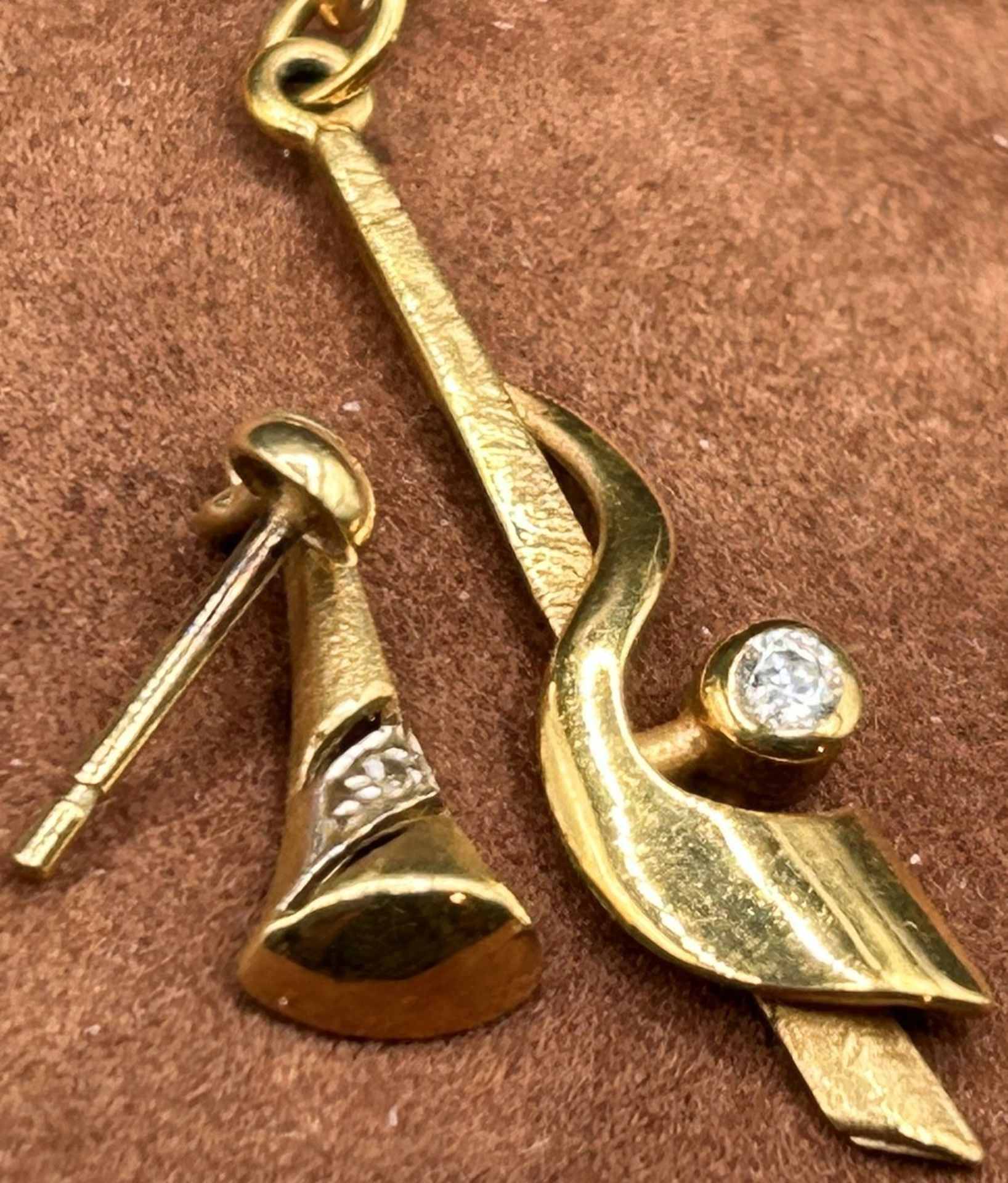 Paar einzelne Ohstecker, Gold-333-, ohne Schieber, 2,1 gr. - Image 2 of 3