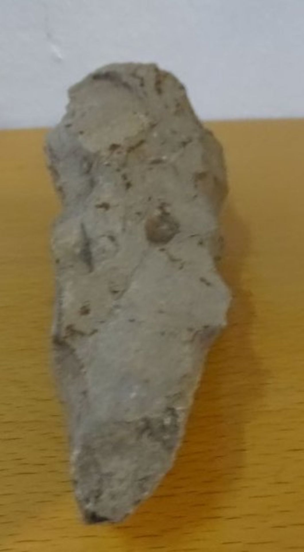 Faustkeil, Mineral-Quartz?, 15x7 cm - Bild 2 aus 5