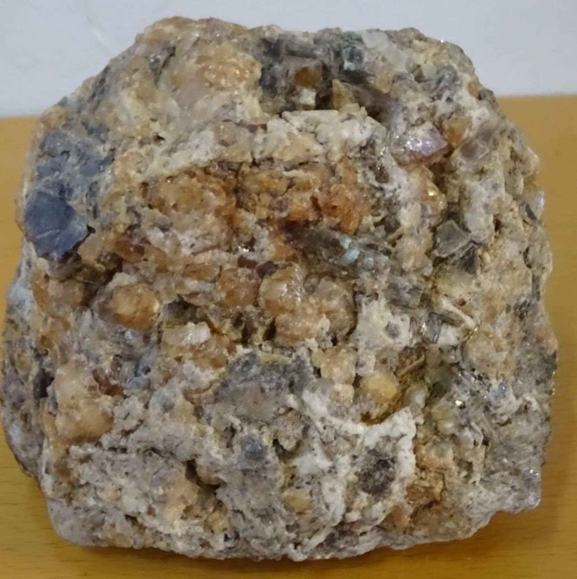 gr. Stein, Quartz-Mineral?, ca. 12x14 cm