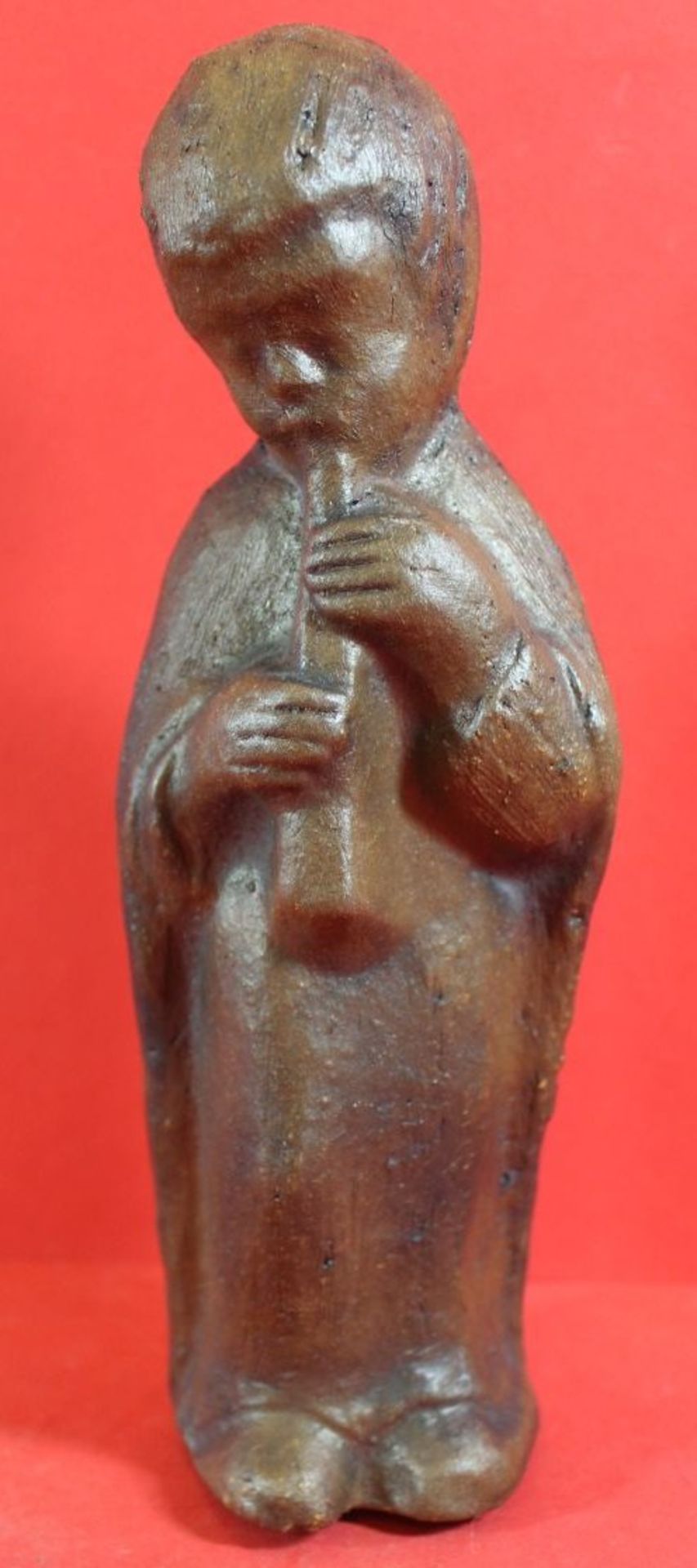 Terrakotta-Figur eines flötespielenden Jungen, H-22 cm