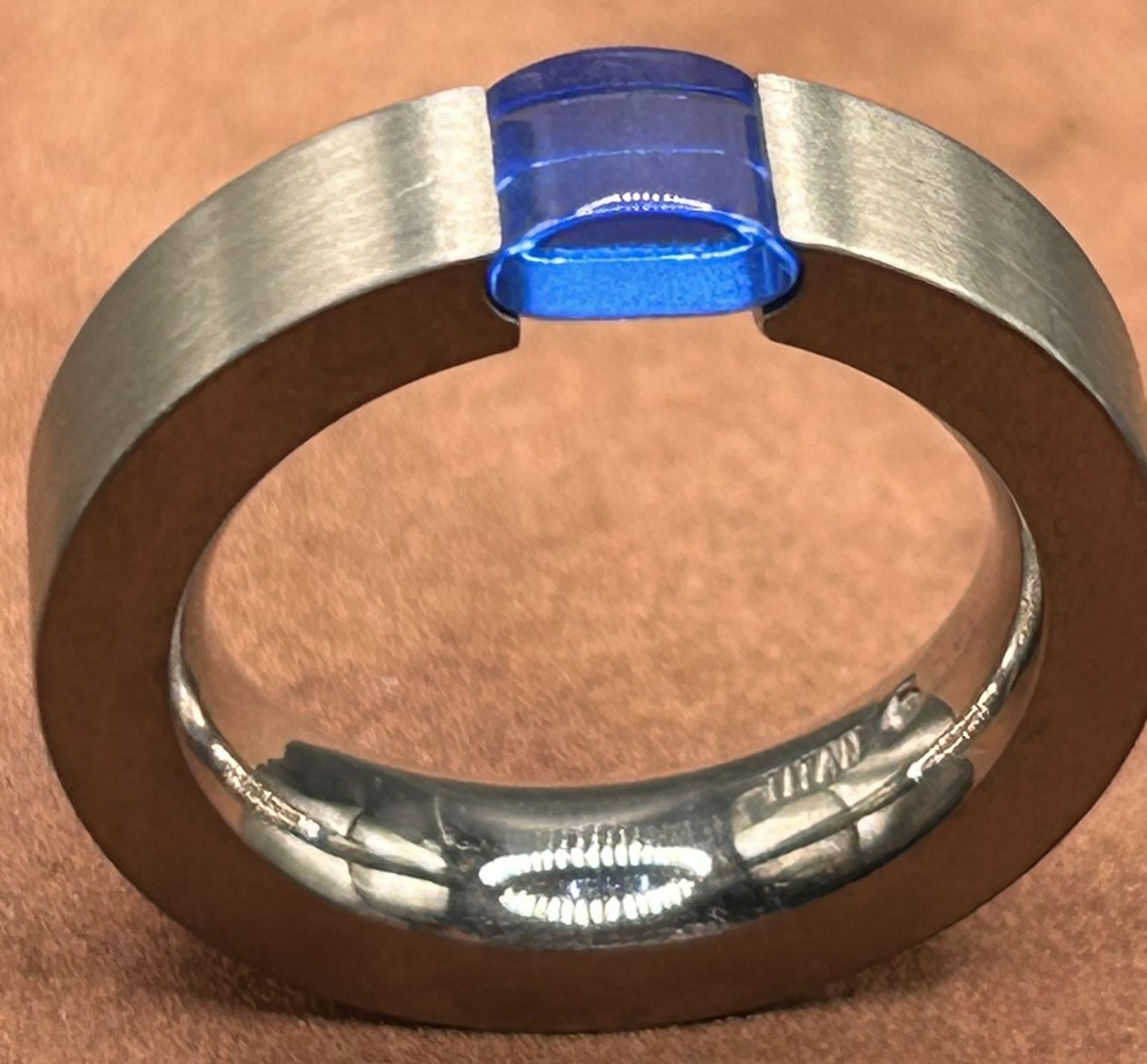 Titan-Ring "Syros" mit blauen Stein, RG 54, Neuware, 5.2 gr. - Image 2 of 3