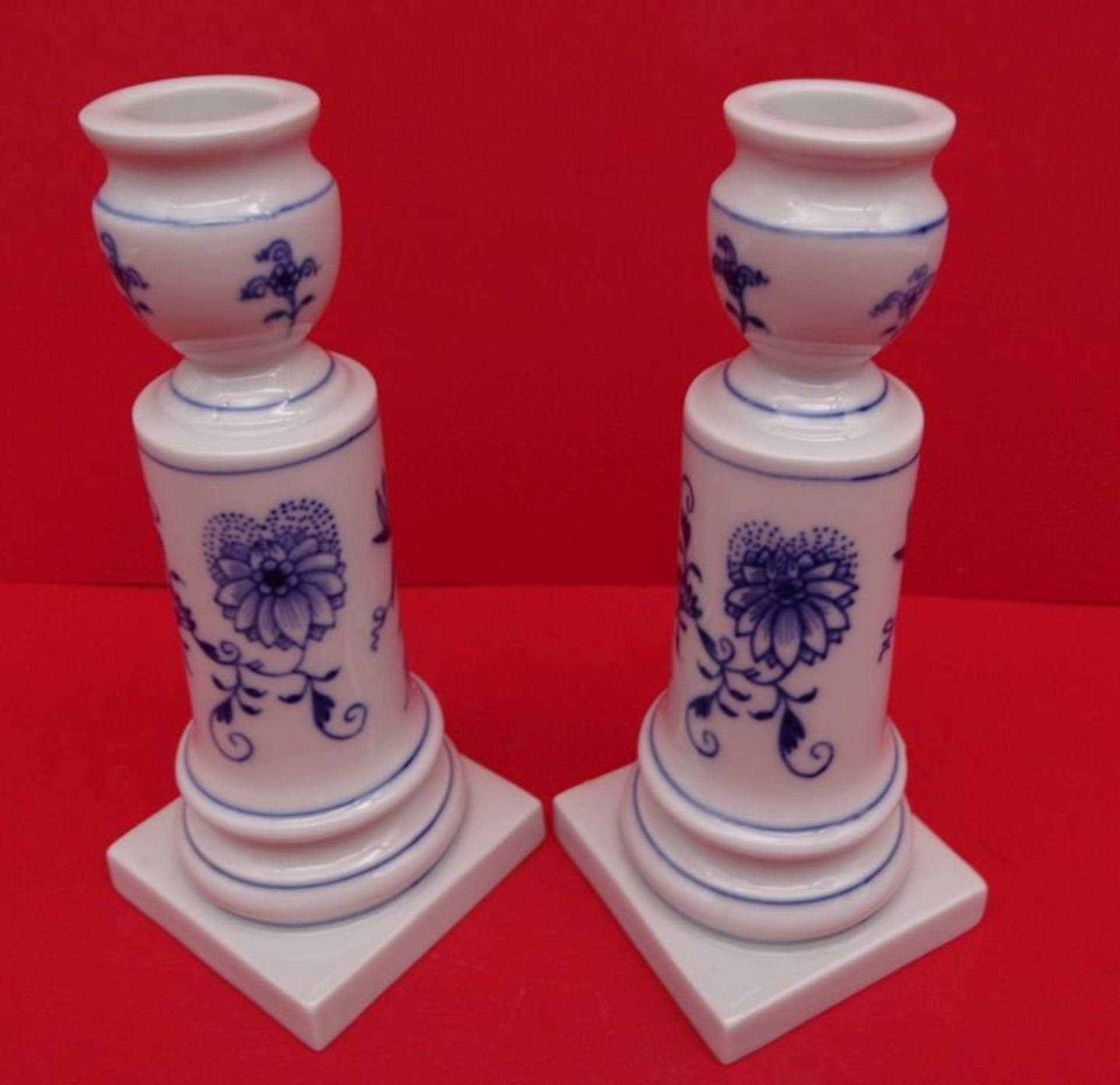 2x Kerzenhalter "Meissen" Zwiebelmuster, H-15 cm, 1.Wahl - Image 2 of 4