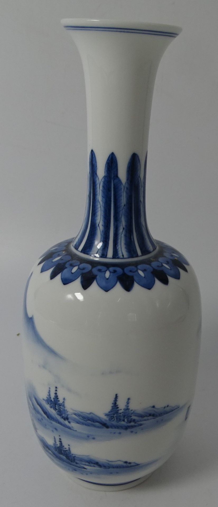 kl. China-Vase, Blaumalerei, H-20 cm - Bild 2 aus 4