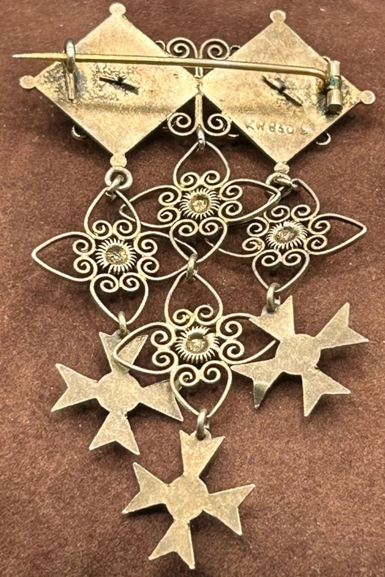 gr. Brosche mit 3 Kreuzanhängern, Silber-830- vergoldet, L-ca. 8 cm, B-5 cm,13,4 gr.  gemarkt "K.R. - Bild 4 aus 5