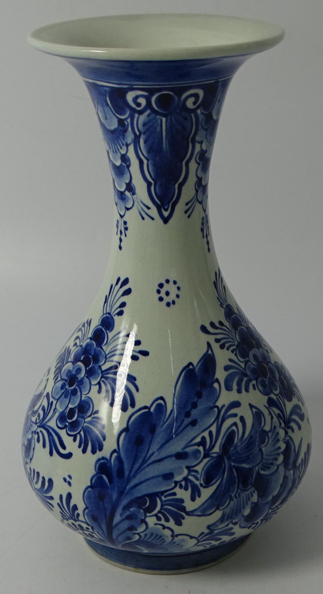 3 Teile Delft mit Blaumalerei Delft Vase mit Blaumalerei, H.-21 cm, Krug , Stand mit Abplatzer, H-1 - Bild 2 aus 12