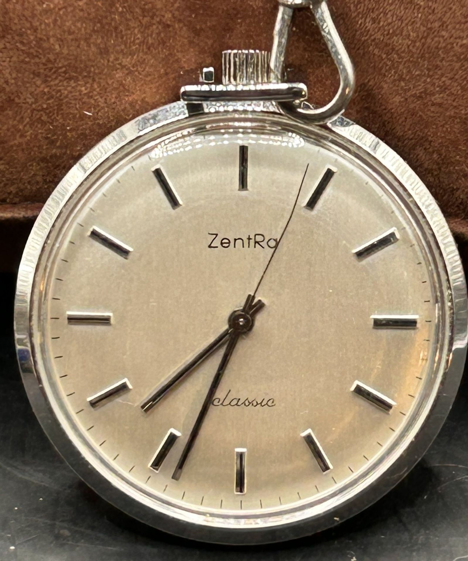 mechan. Frackuhr "Zentra" classic mit Silber-835- Uhrenkette, gut erhalten, Werk läuft - Bild 2 aus 4