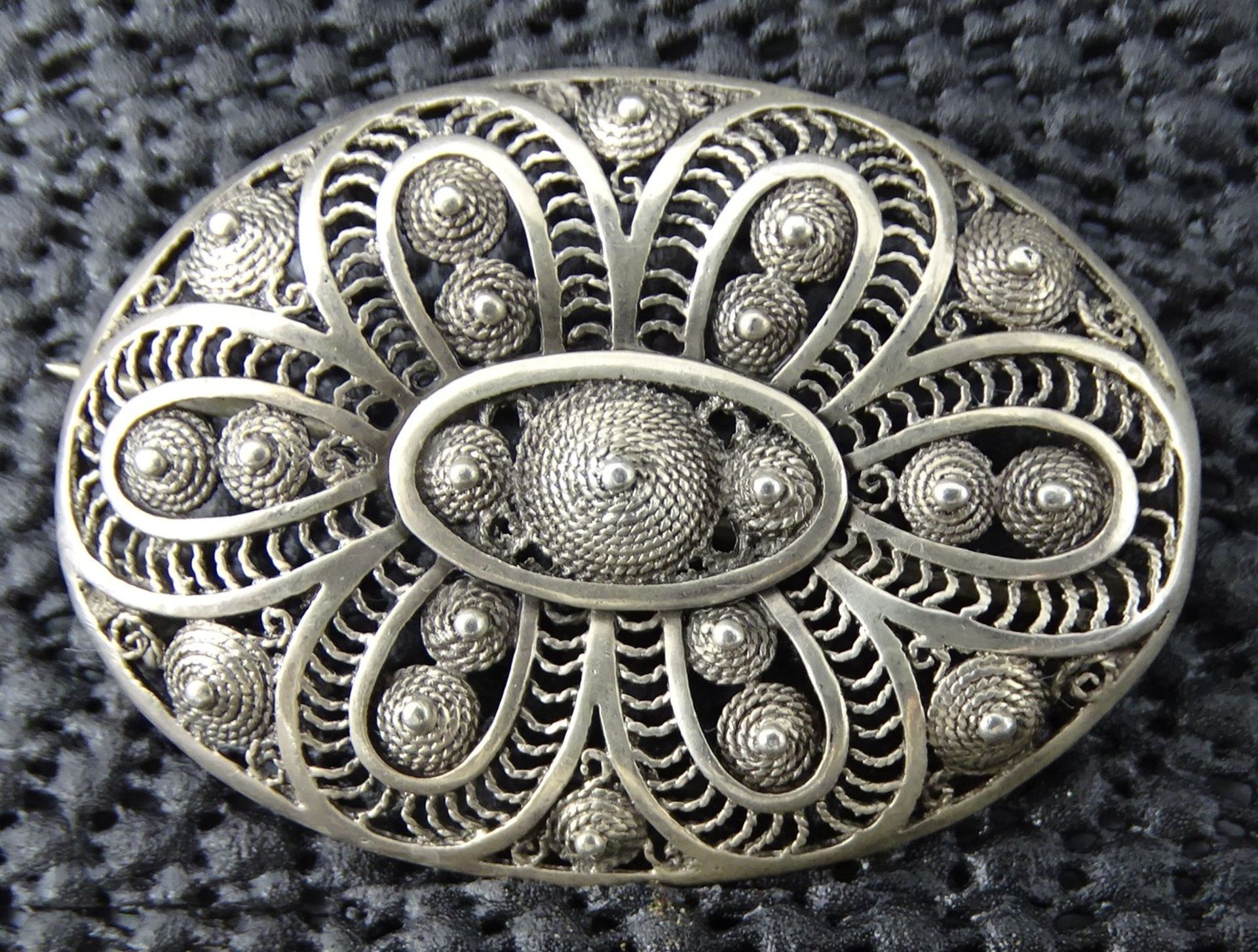 ovale filigrane Silber-Brosche, 4,5x3 cm, 8,1 gr. - Bild 2 aus 3