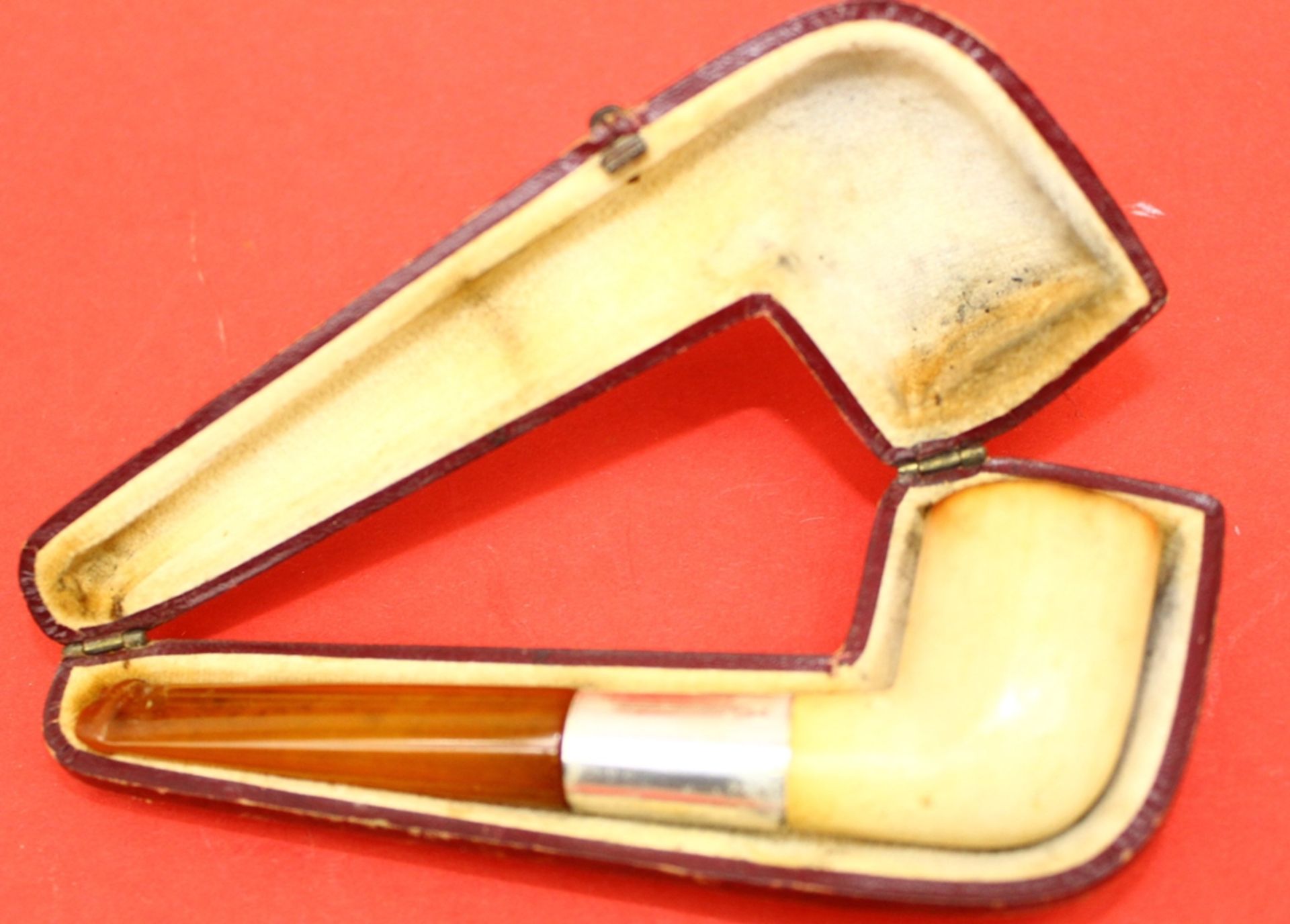Meerschaumpfeife, Bernstein-Mundstück mit Silber-800- Hals in orig. Etui, L-12 cm