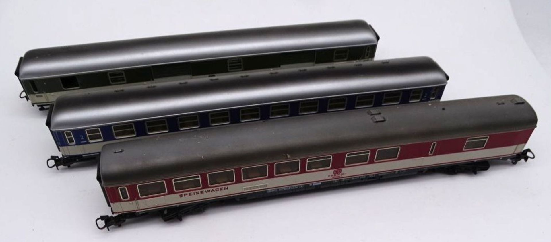 3x gr. Märklin Personenwagen, H0