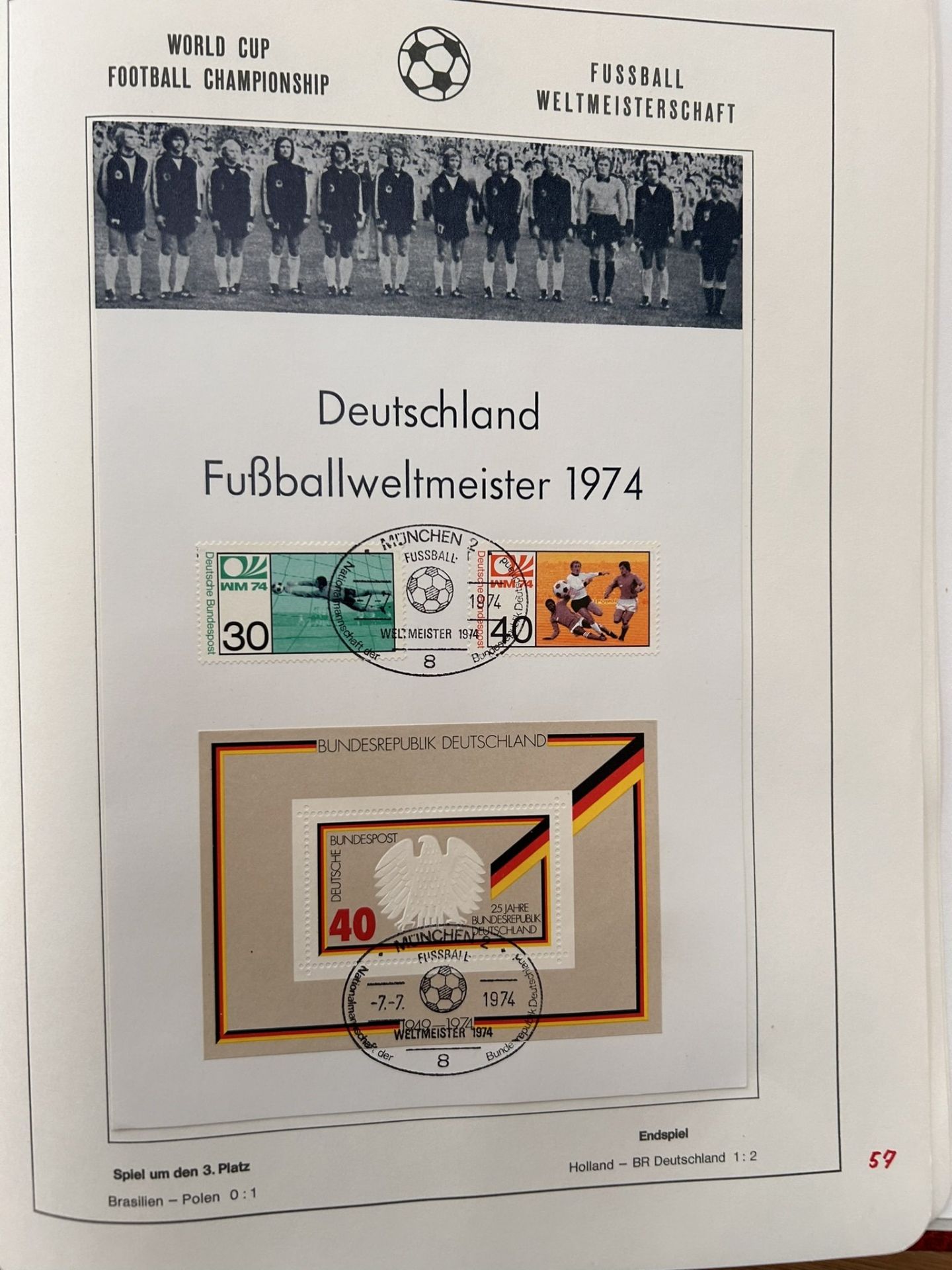 sehr umfangreiches Album "Fussbal WM 1974" selbst zusammengestellt 1975 mit Briefmarken, Münzen, mi - Image 16 of 17