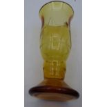 Art Deco Vase, bernsteinfarben (Foto Farben verfälscht!), beschliffen, H-18 cm