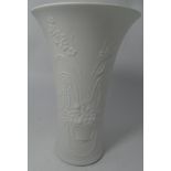 Vase mit Reliefdekor "Kaiser" in Boden signiert, H-23 cm, D-15 cm