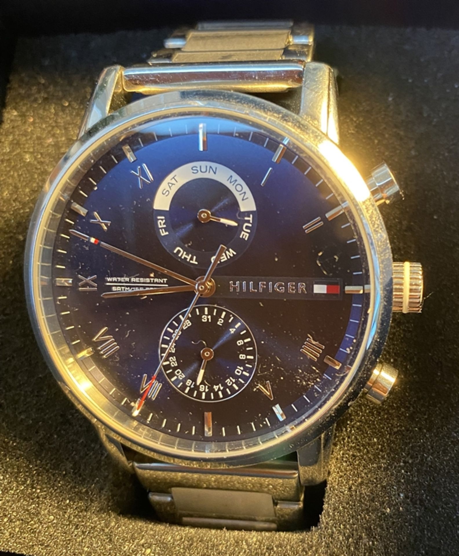 Tommy Hilfiger Herrenuhr 3283.1989, Quarz Werk läuft, sehr gut erhalten in OVP mit Beschreibung