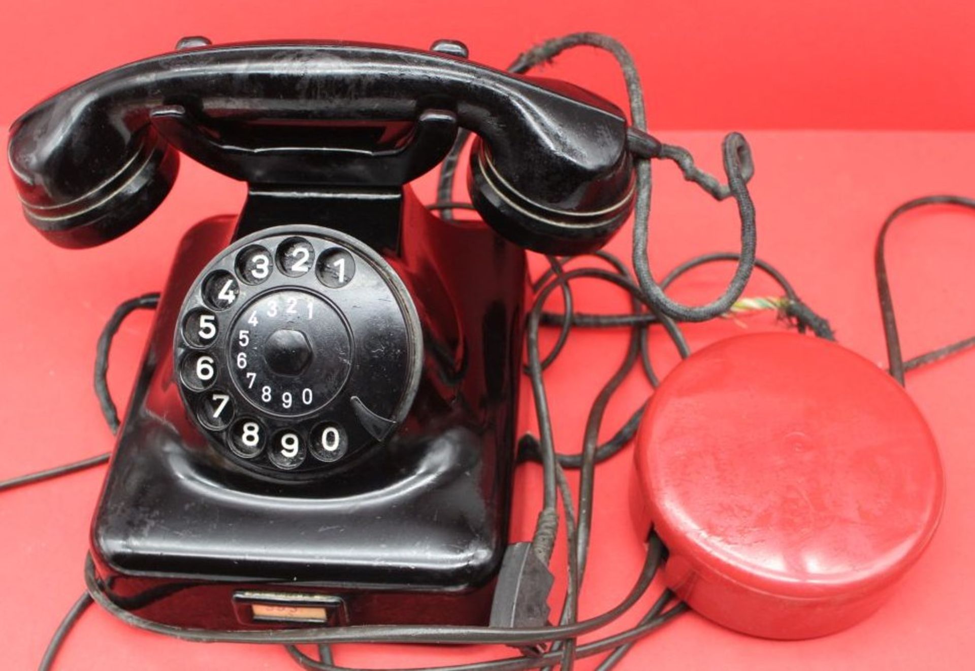 altes Telefon mit Wählscheibe, funktionstüchtig mit langen Kabel, W48, 1963, gut erhalten