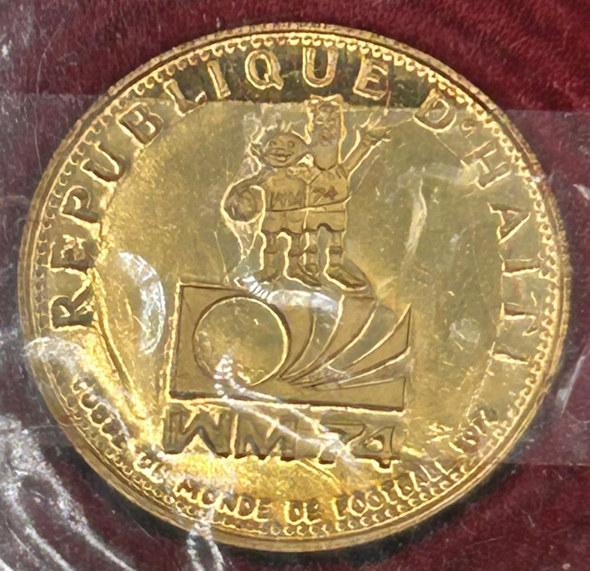 Goldmünze Haiti 200 Gourdes, WM 1974-900-, 2,91 gr. - Bild 2 aus 3