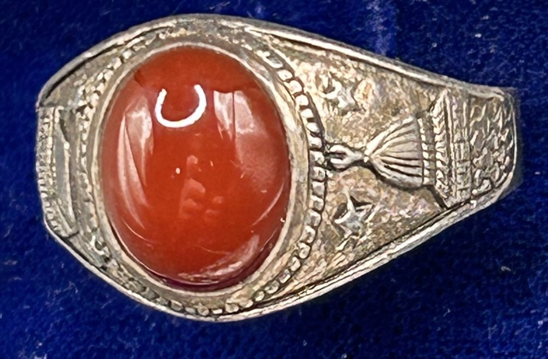 Silberring-925- , rotbrauner Cabouchon und mit Abb. Kaaba und Felsendom, Gr. 72,  4,9 gr. - Bild 2 aus 4