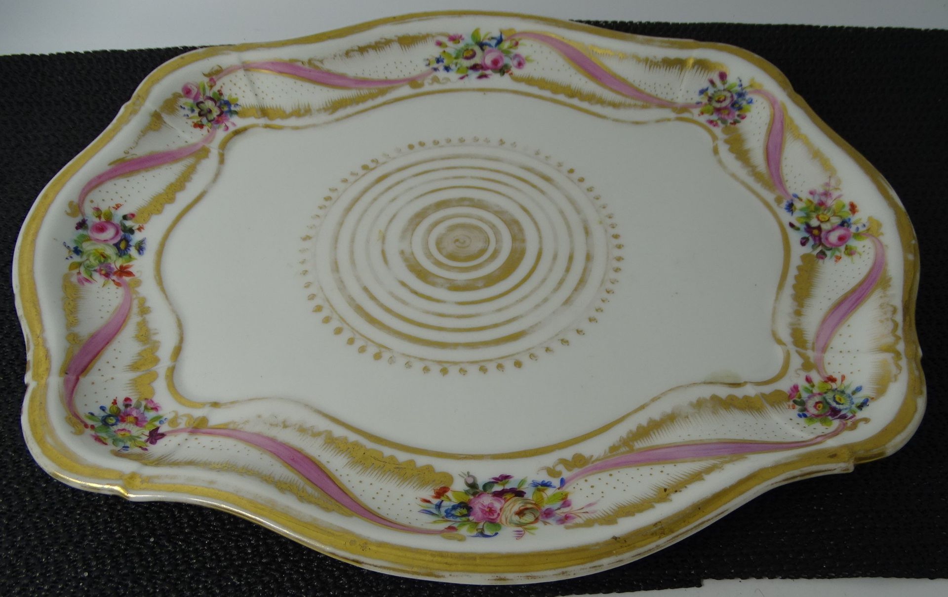 gr. Platte, Golddekor tw. berieben, wohl Limoges, 35x29 cm