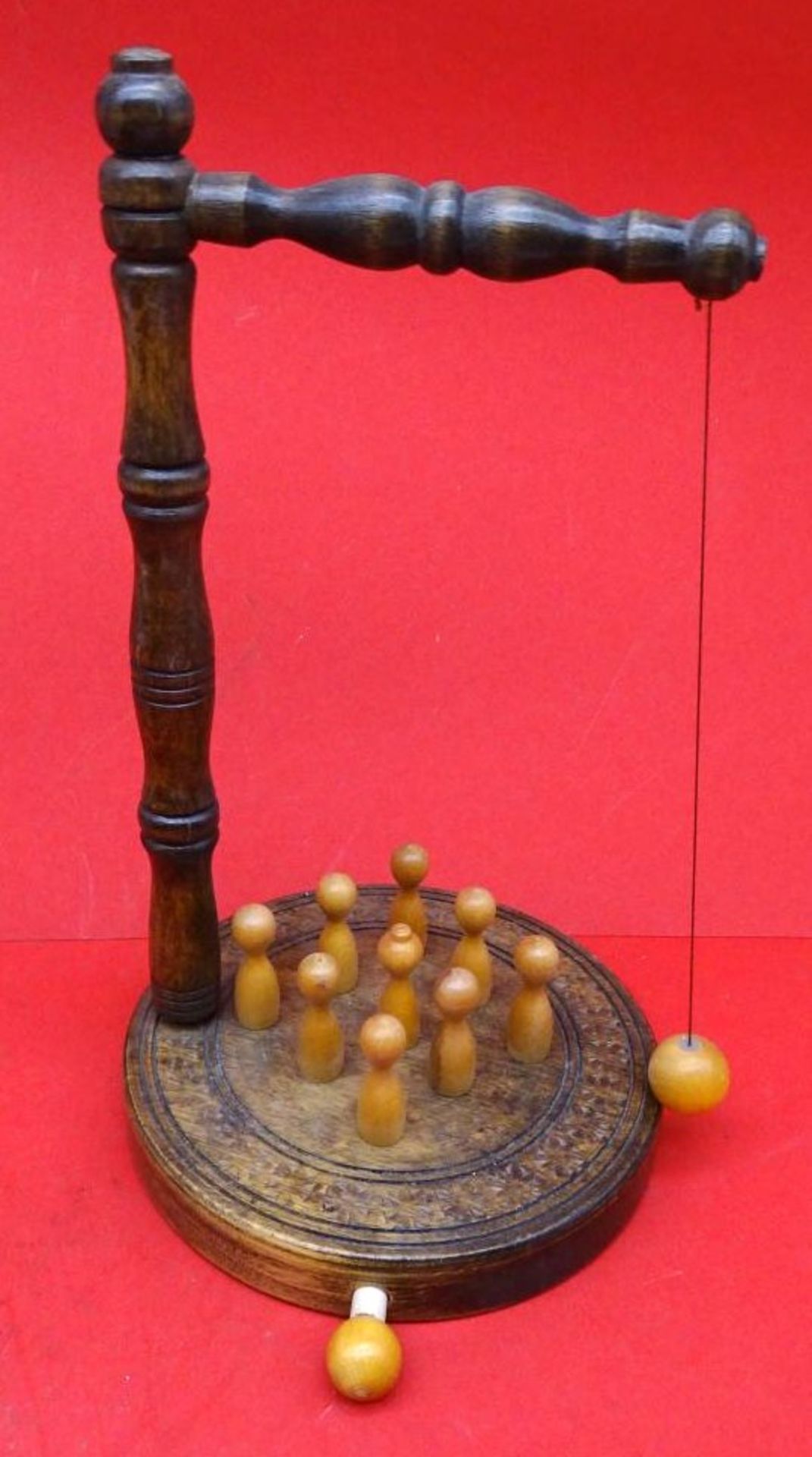 Tisch-Kegelspiel aus Holz, H-26 cm - Image 3 of 3