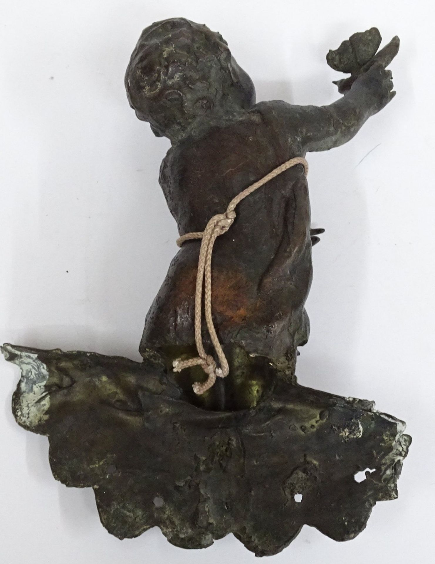 Bronze-Putto mit Schmetterling, Altersspuren, 1 Flügel fehlt, wohl irgendwo montiert?,18/19 Jhd. H - Image 5 of 5