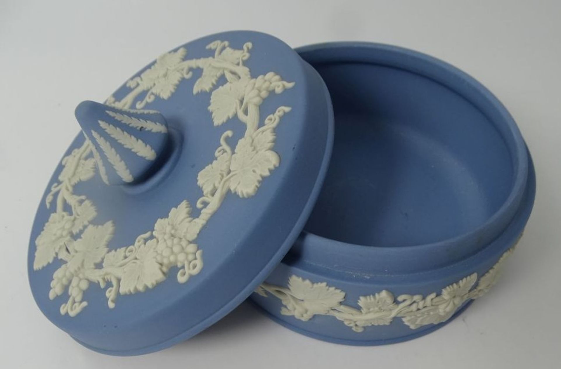 Deckeldose "Wedgwood", blau/weiss, H-8 cm, D-12 cm - Bild 3 aus 4