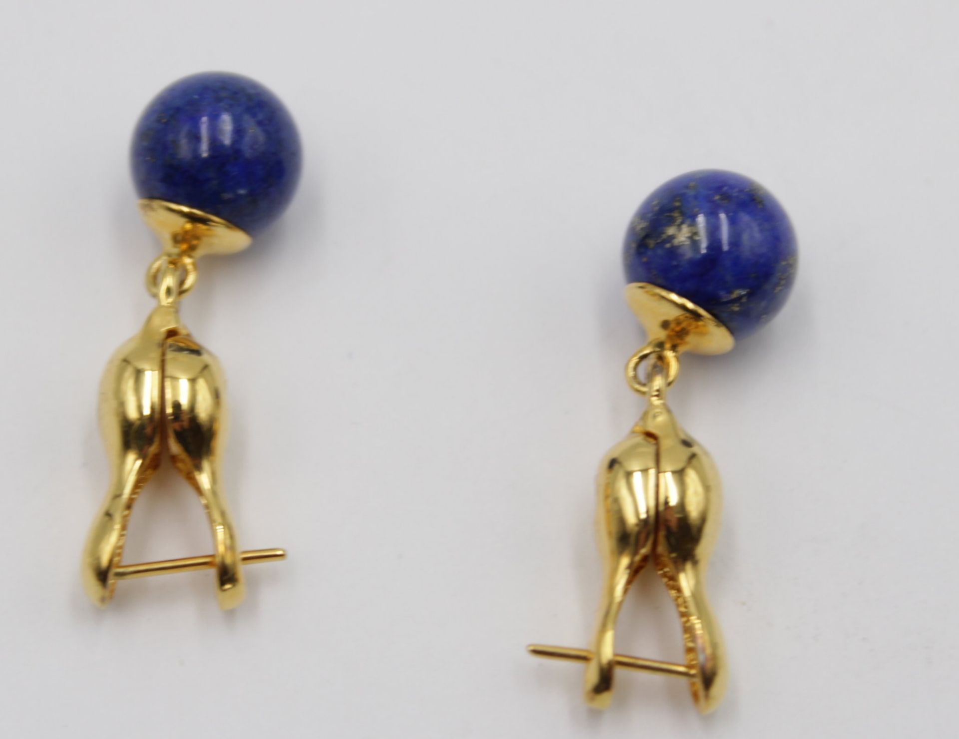 Paar Ohrhänger, 925er Silber vergoldet, Lapiskugeln, Magnetschließen, zus. ca. 9,9gr., L-3,3cm, ca. - Bild 2 aus 3