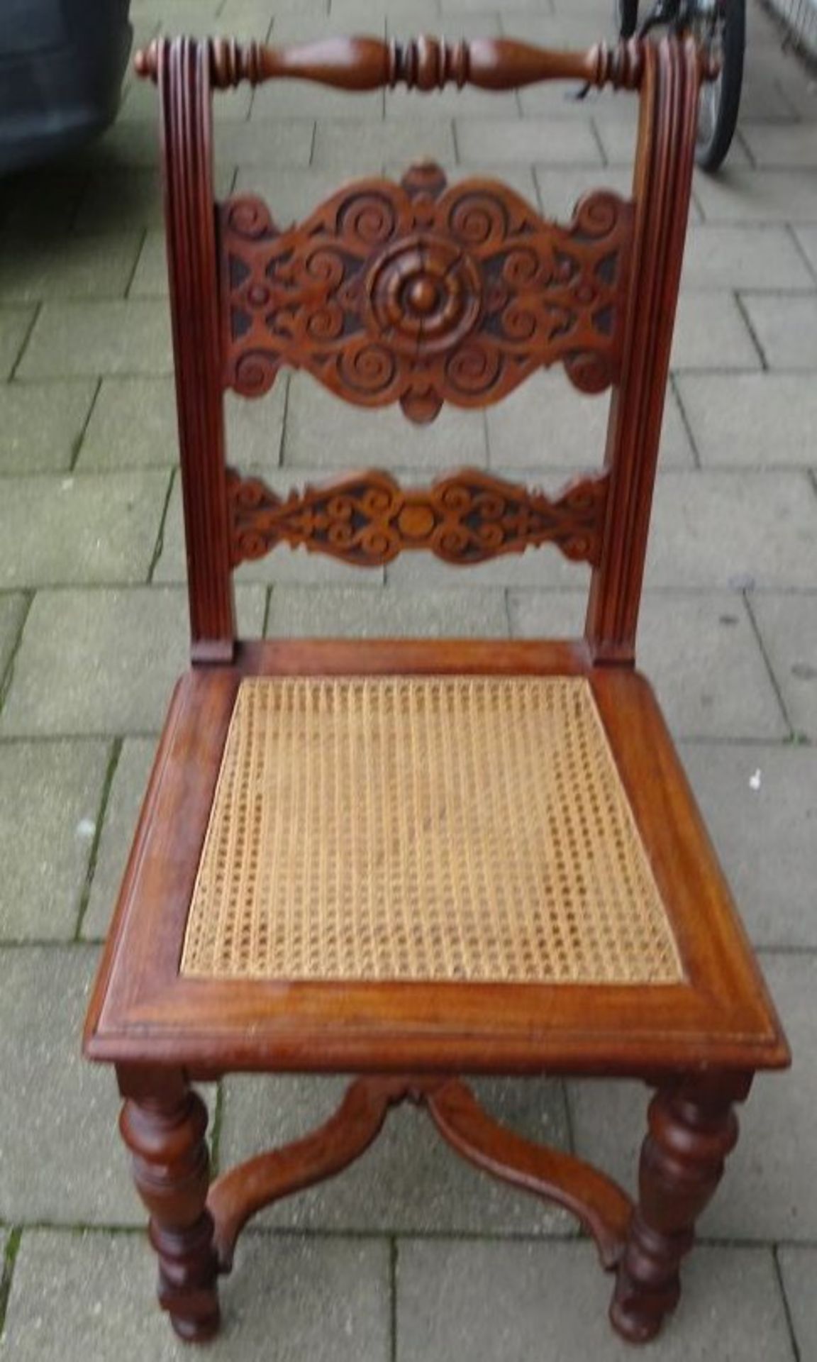 3x Gründerzeit-Stühle, Sitze Geflecht, Gebrauchsspuren wie kl. Furnierabplatzer etc., H-92 cm - Bild 4 aus 7