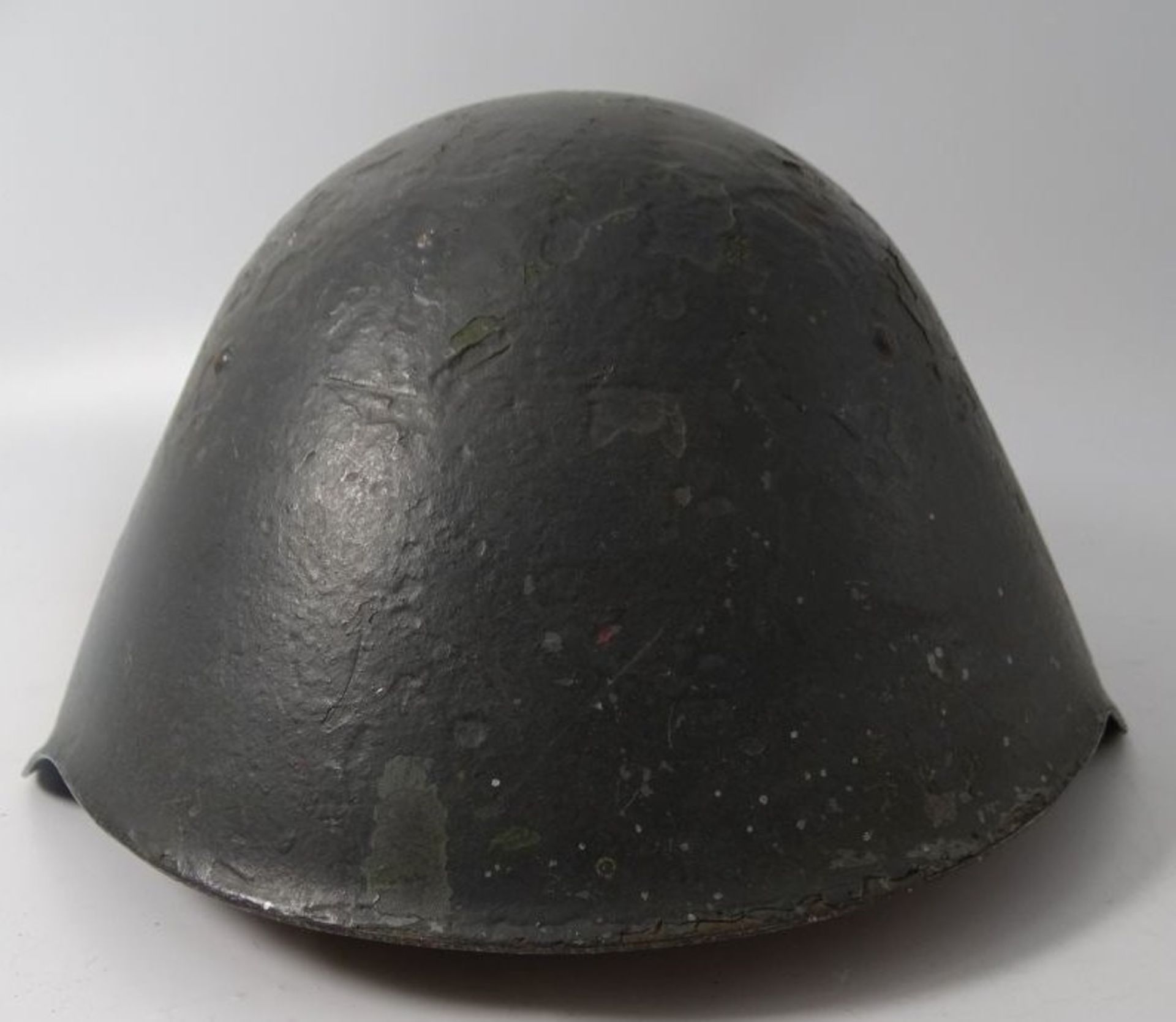 Stahlhelm, wohl NVA DDR, mit Leder-Inlet, Gebrauchsspuren - Image 2 of 4