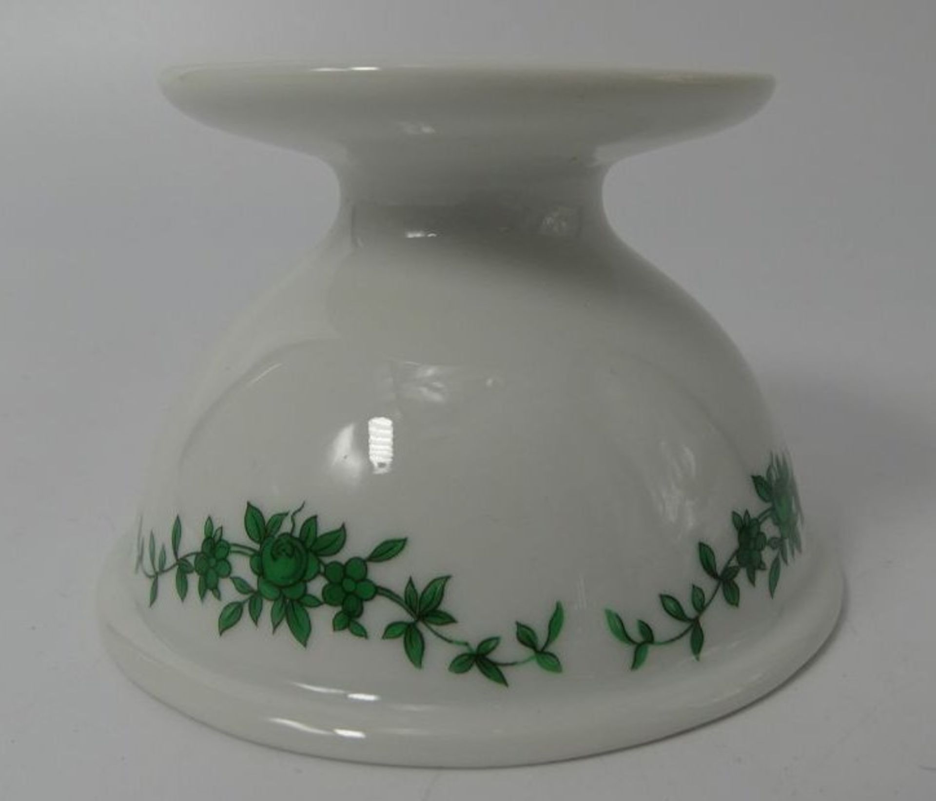 3x kl. Kerzenhalter und kl. Vase "Fürstenberg" grüne Ranken, H-6 cm, D-8 cm,, und Vase H-7 cm - Image 2 of 8