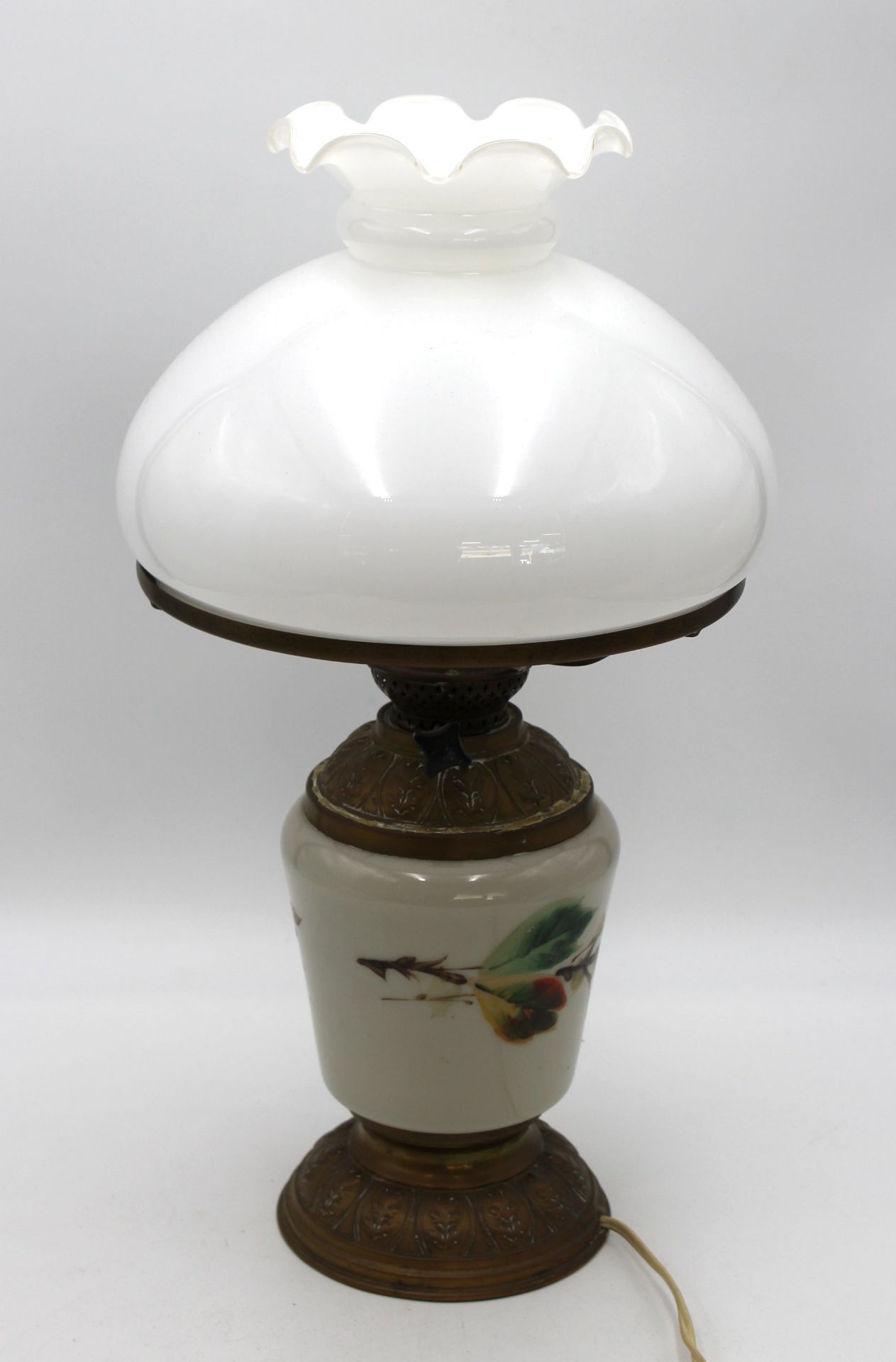 Tischlampe, elektrifizierte Petroleumlampe, Korpus 19. Jhd., florale Bemalung, H-46,5cm.