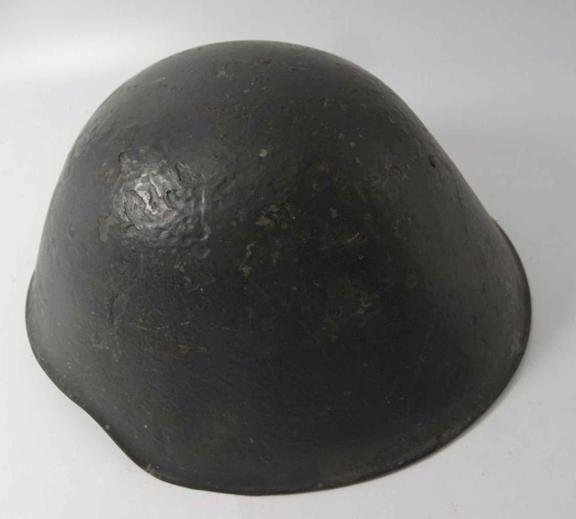 Stahlhelm, wohl NVA DDR, mit Leder-Inlet, Gebrauchsspuren - Image 3 of 4