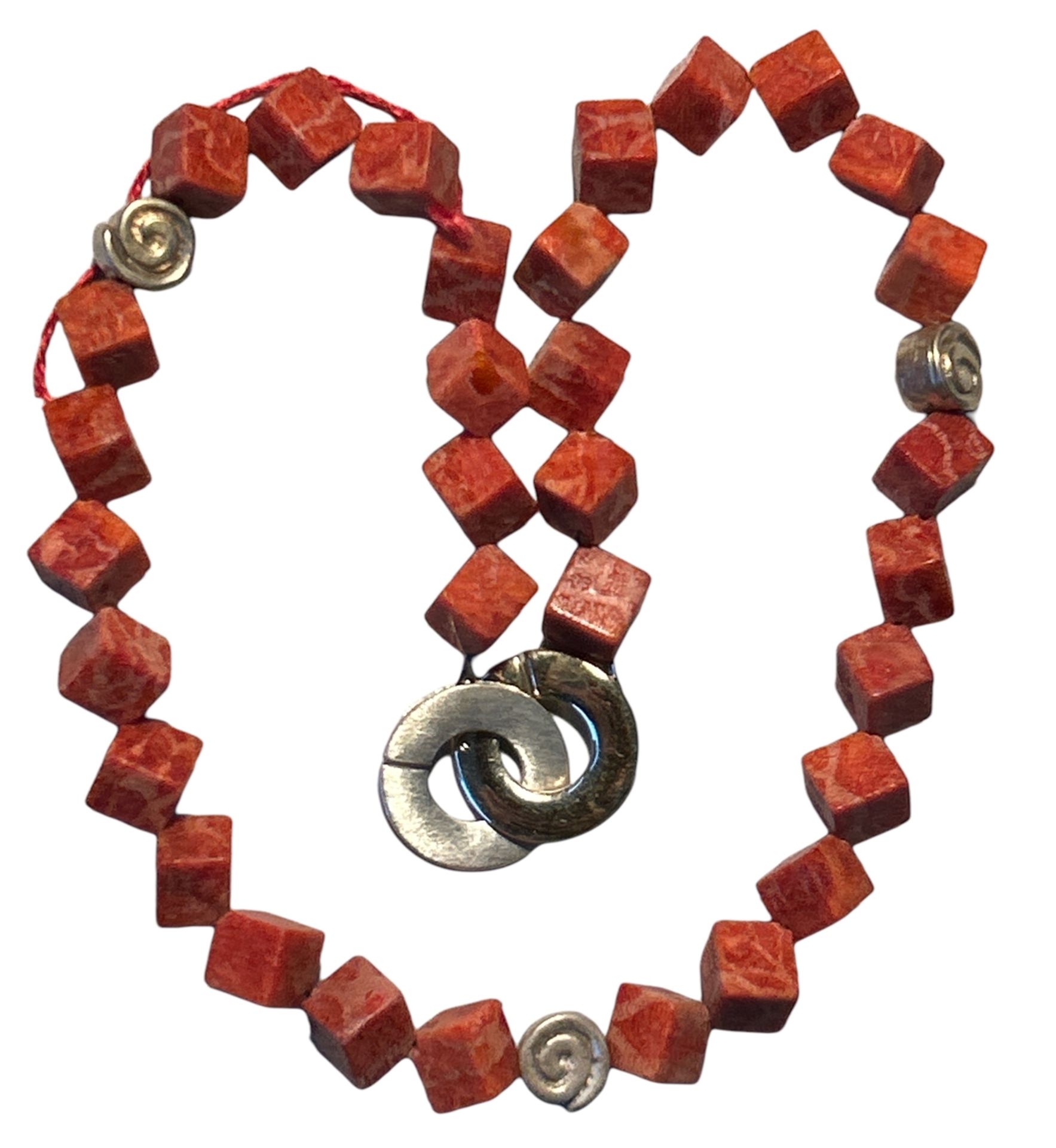 Schaumkoralle-Halskette in Würfelform mit Silber925- Schliesse und Zwischenstücke, L-ca. 44 cm, ca. - Bild 2 aus 4